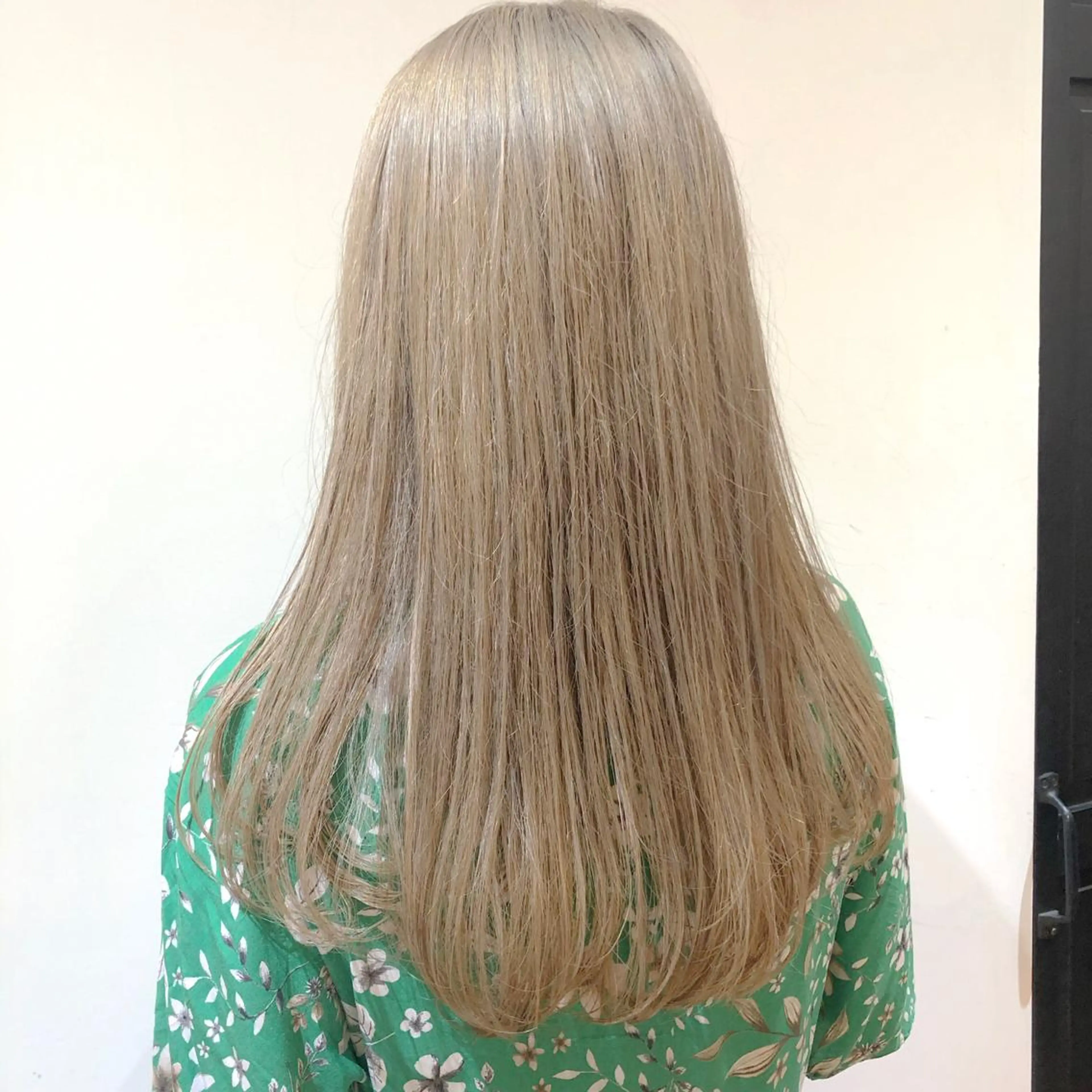 ミディアム カラー INTRO.by Fi-Ne所属・韓国ヘア 店長NEGIのヘアスタイル