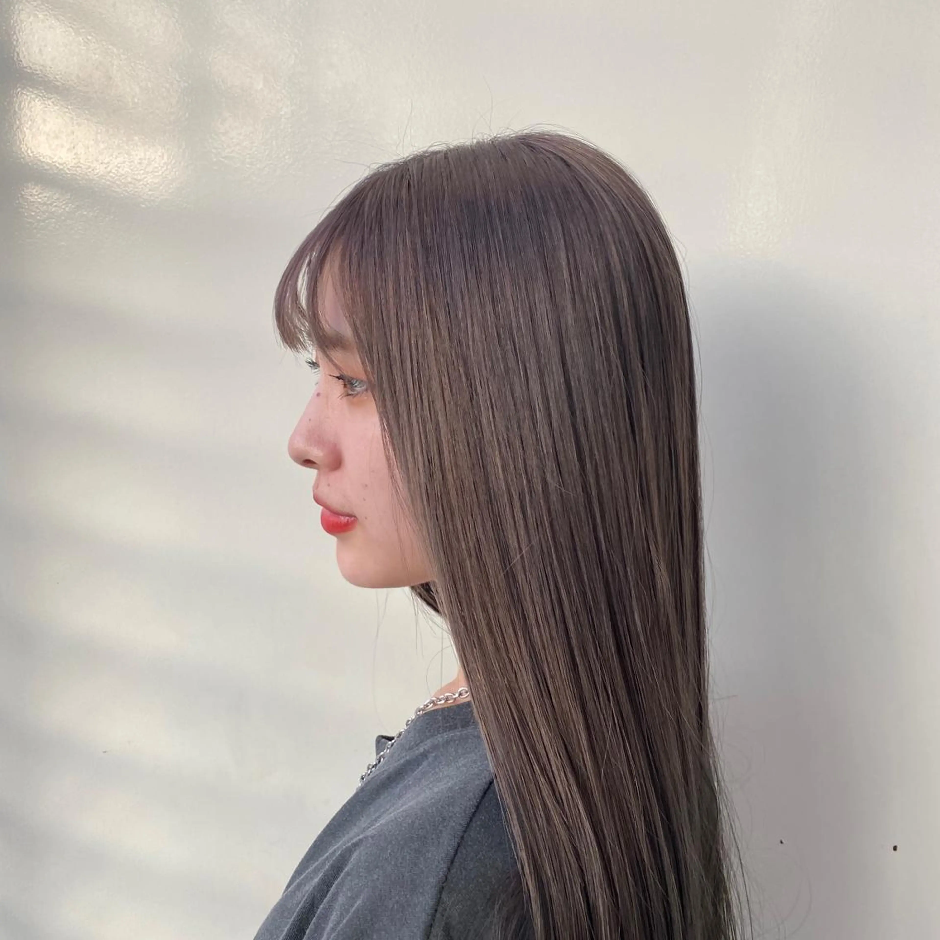 ロング カラー 韓国ヘア顔周りカット 艶髪ベージュtamaのヘアスタイル