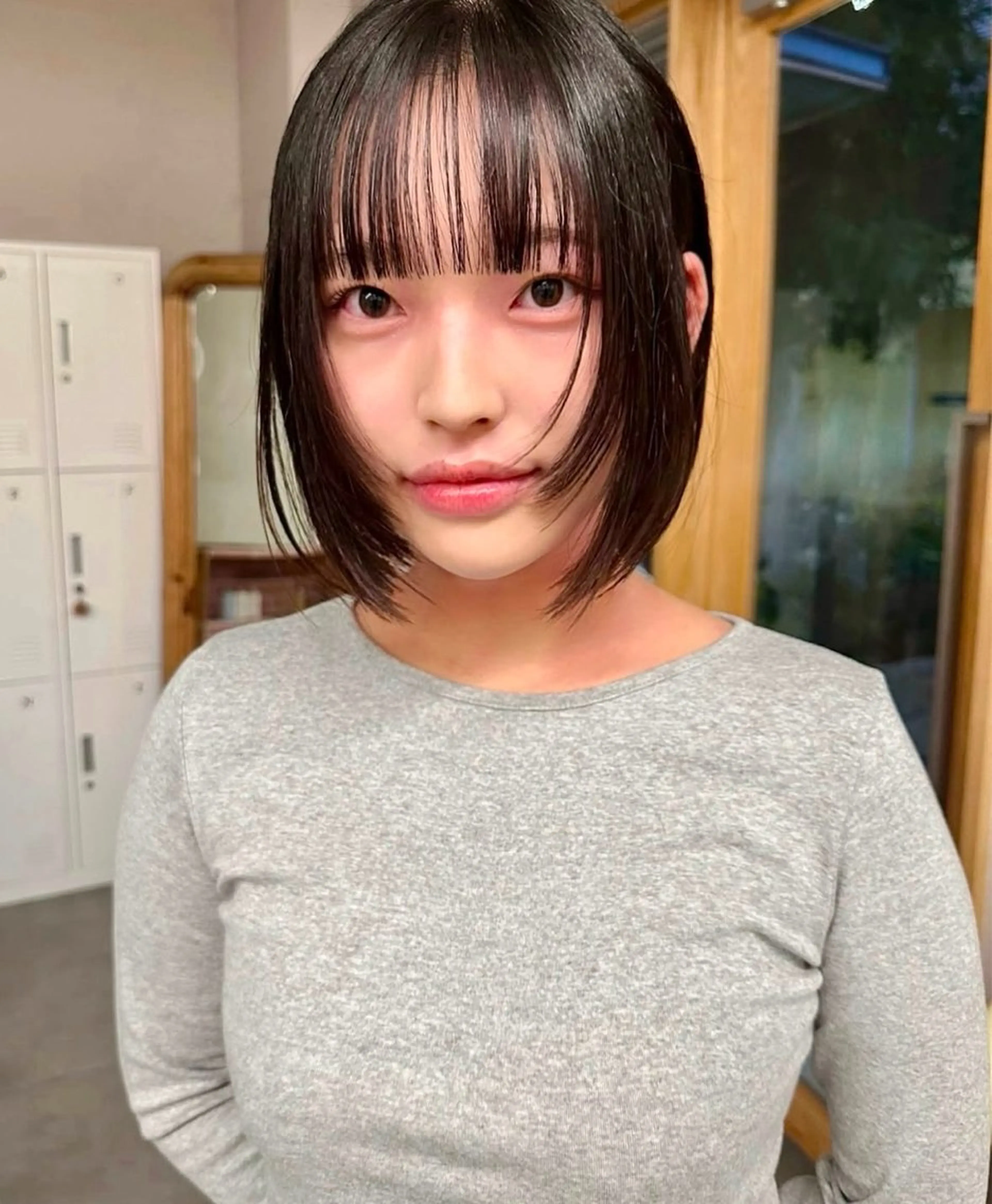 ショート カラー 黒髪 ブルーカラー ブルーブラック ハイトーン縮毛/暖色 なーな🎀🤍のヘアスタイル