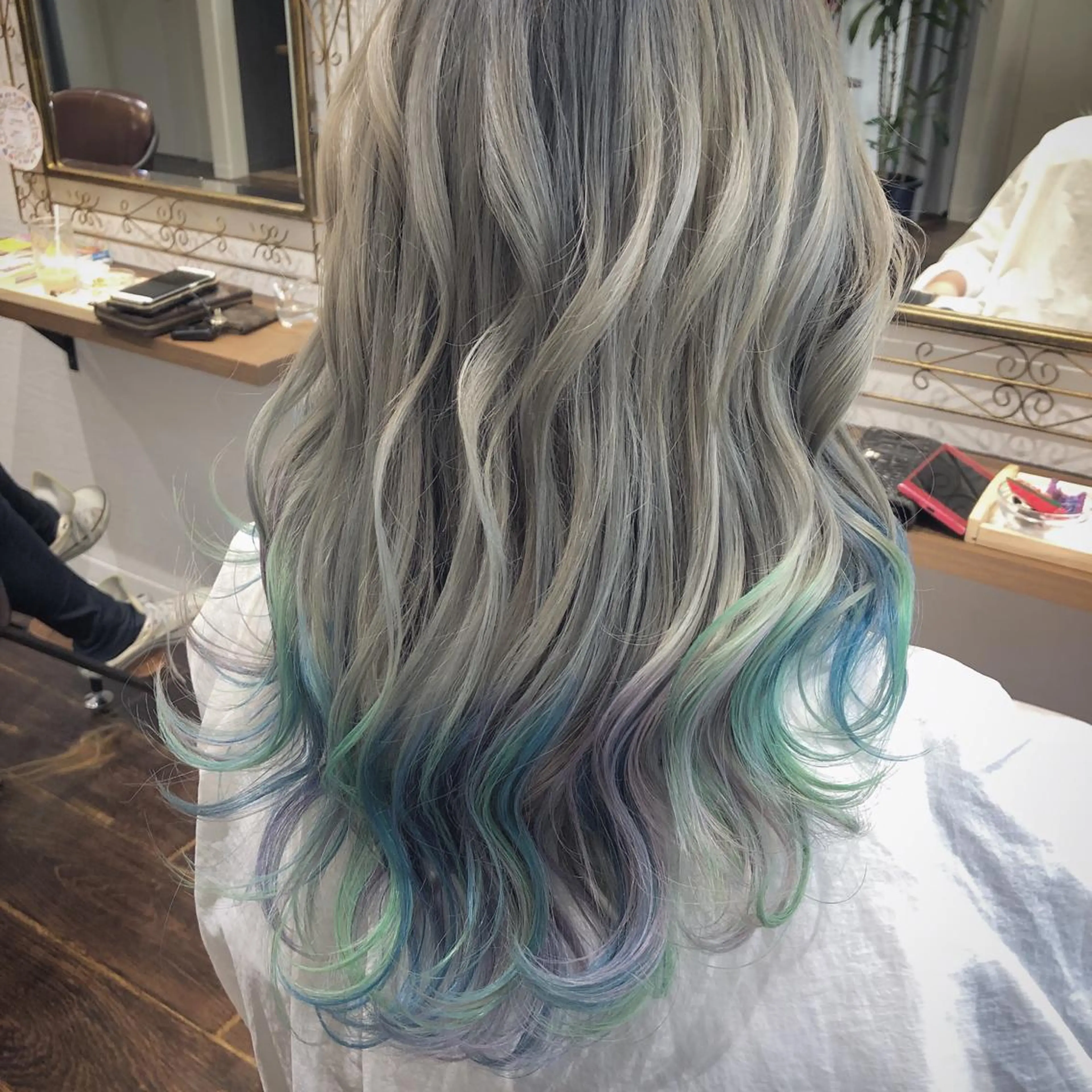 ロング カラー グラデーションカラー ユニコーンカラー 皆巳 達郎のヘアスタイル