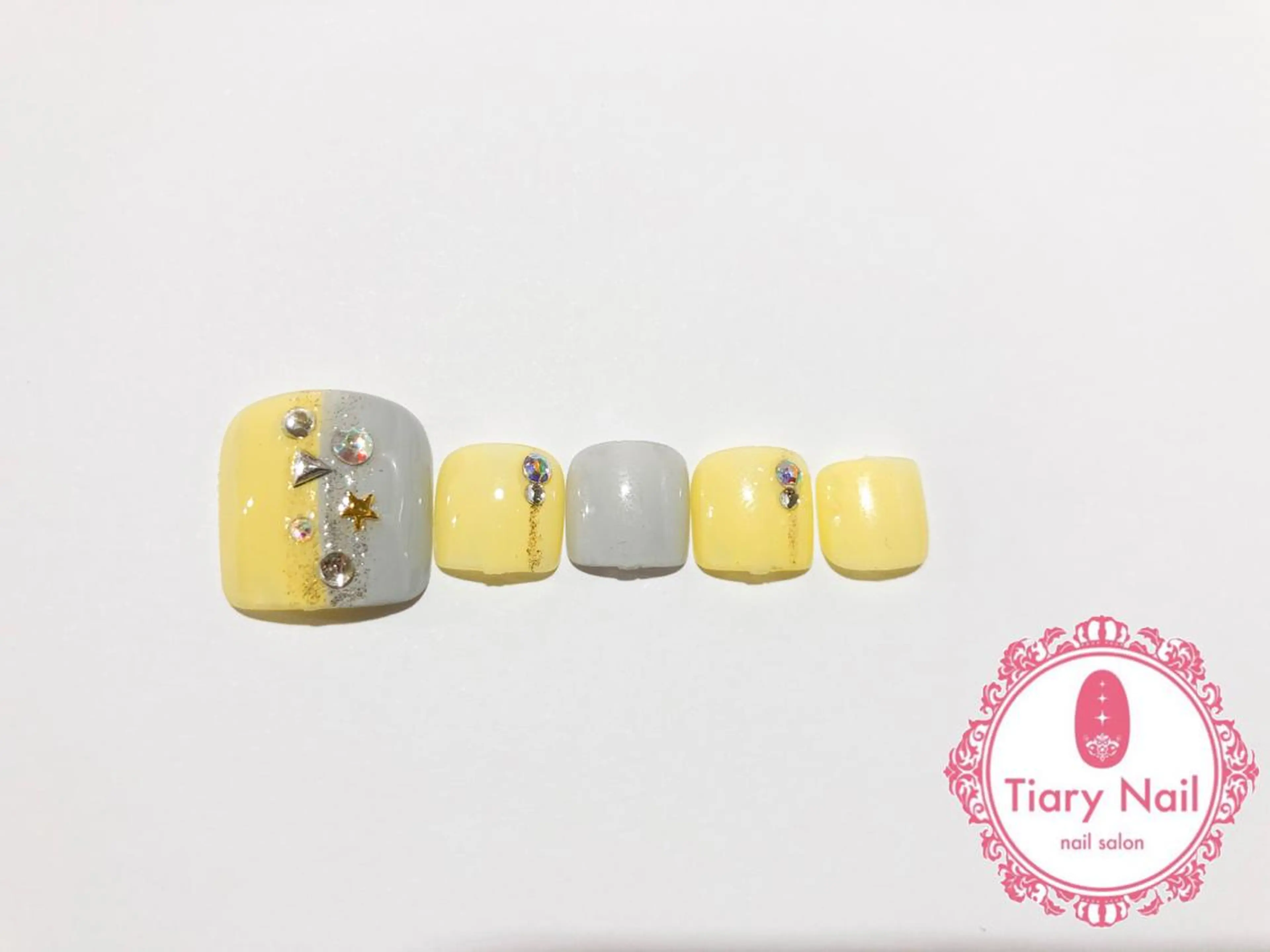 ネイル tiarynail K Kのネイルデザイン