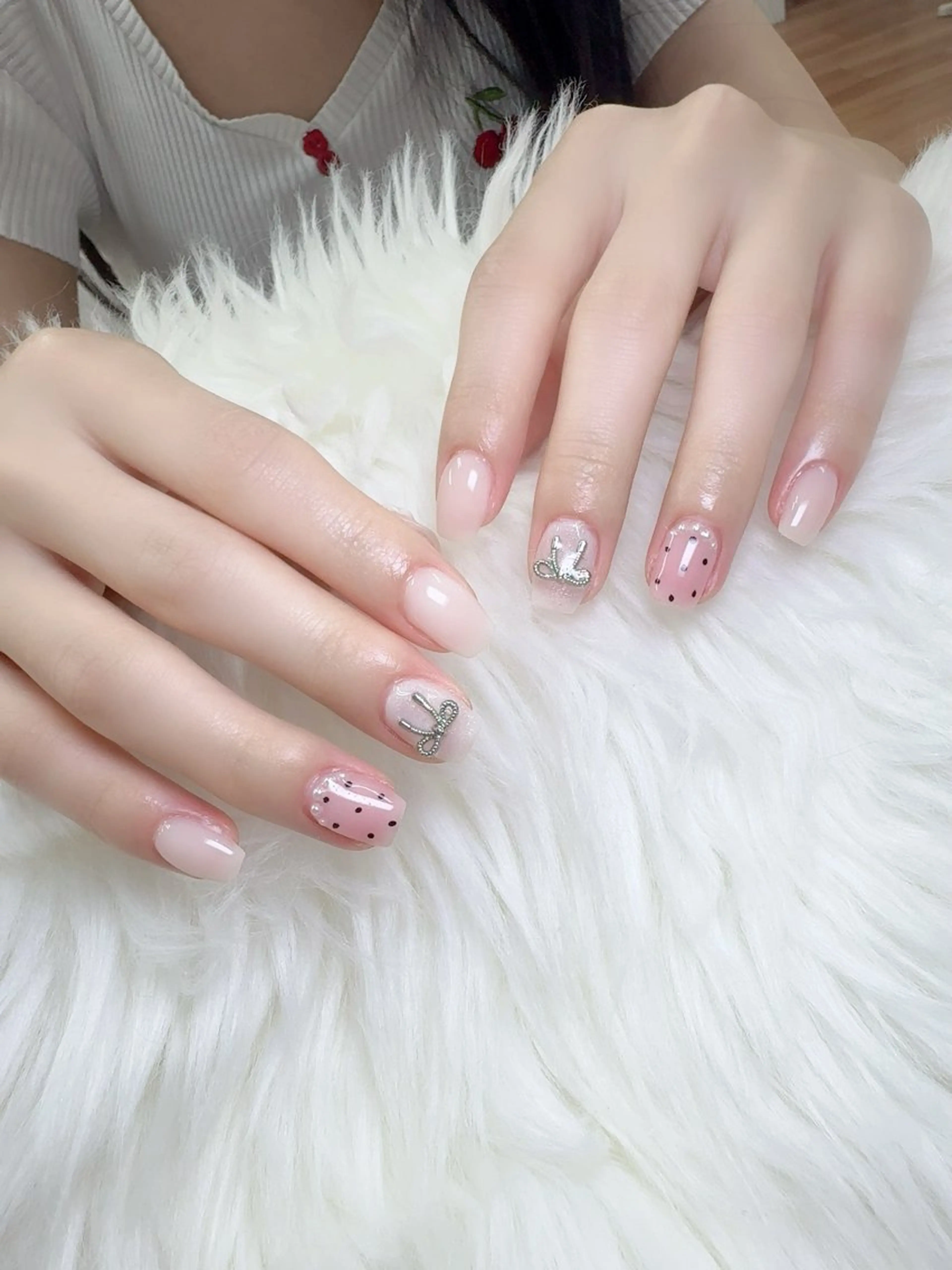ネイル フットネイル フレンチネイル 韓国ネイル マグネットネイル ニュアンスネイル ハンドネイル Mlan Nailのネイルデザイン