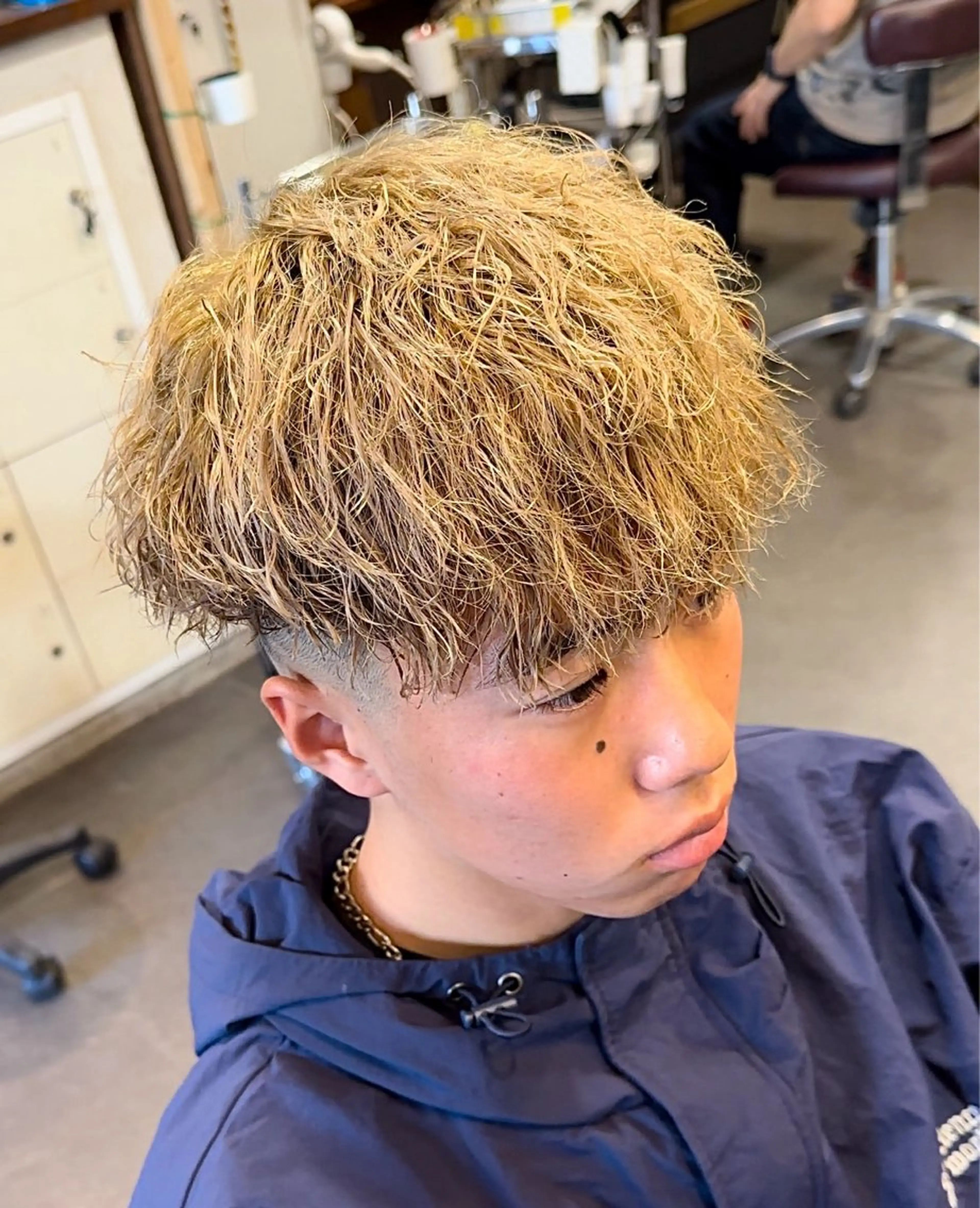 カラー パーマ メンズ メンズブリーチ メンズパーマ ベージュカラー ブリーチ ブロンド 年間2000名担当◎ パーマ職人/仲原佑樹のヘアスタイル