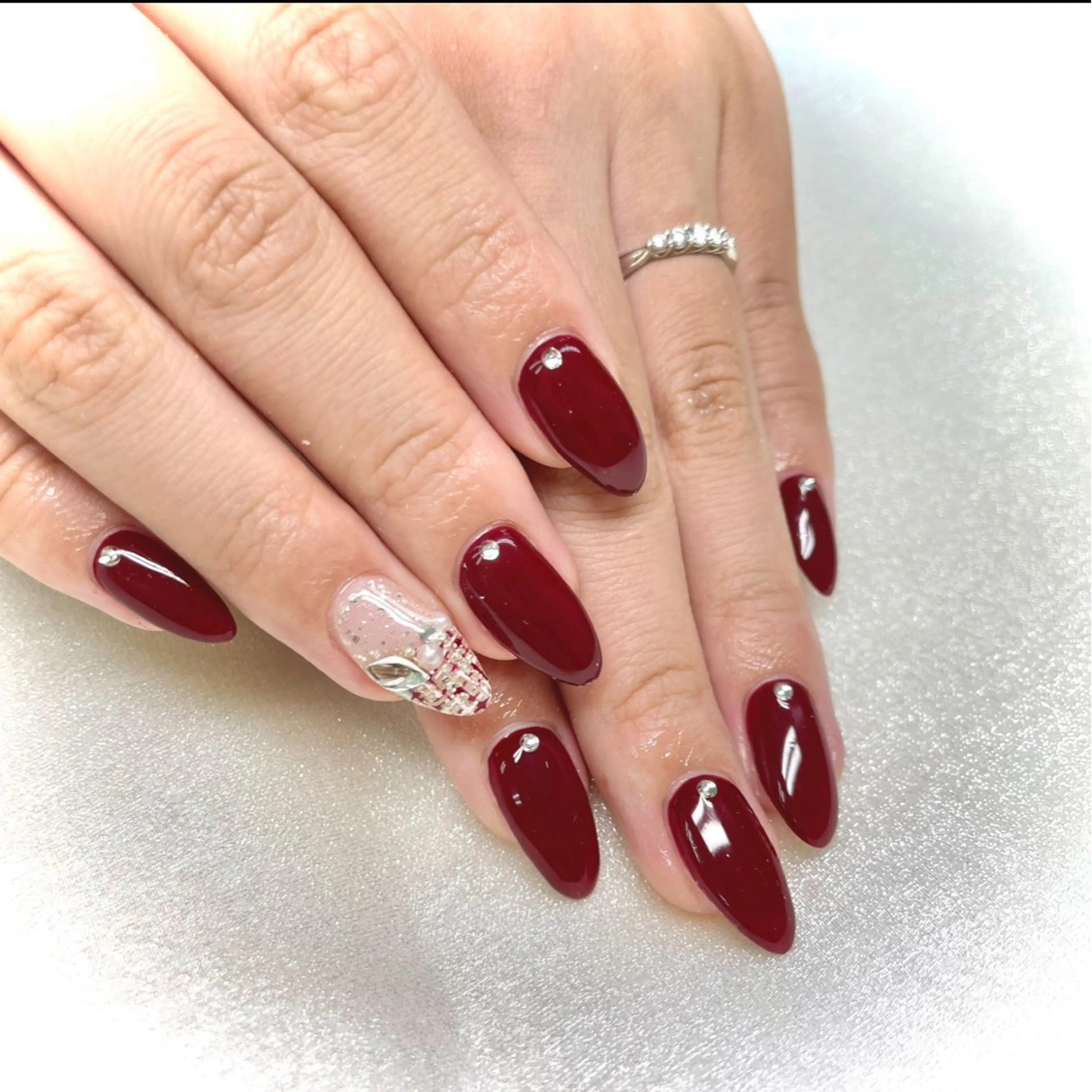 ネイル ストーンネイル Bianca🎀 ONODERAのネイルデザイン