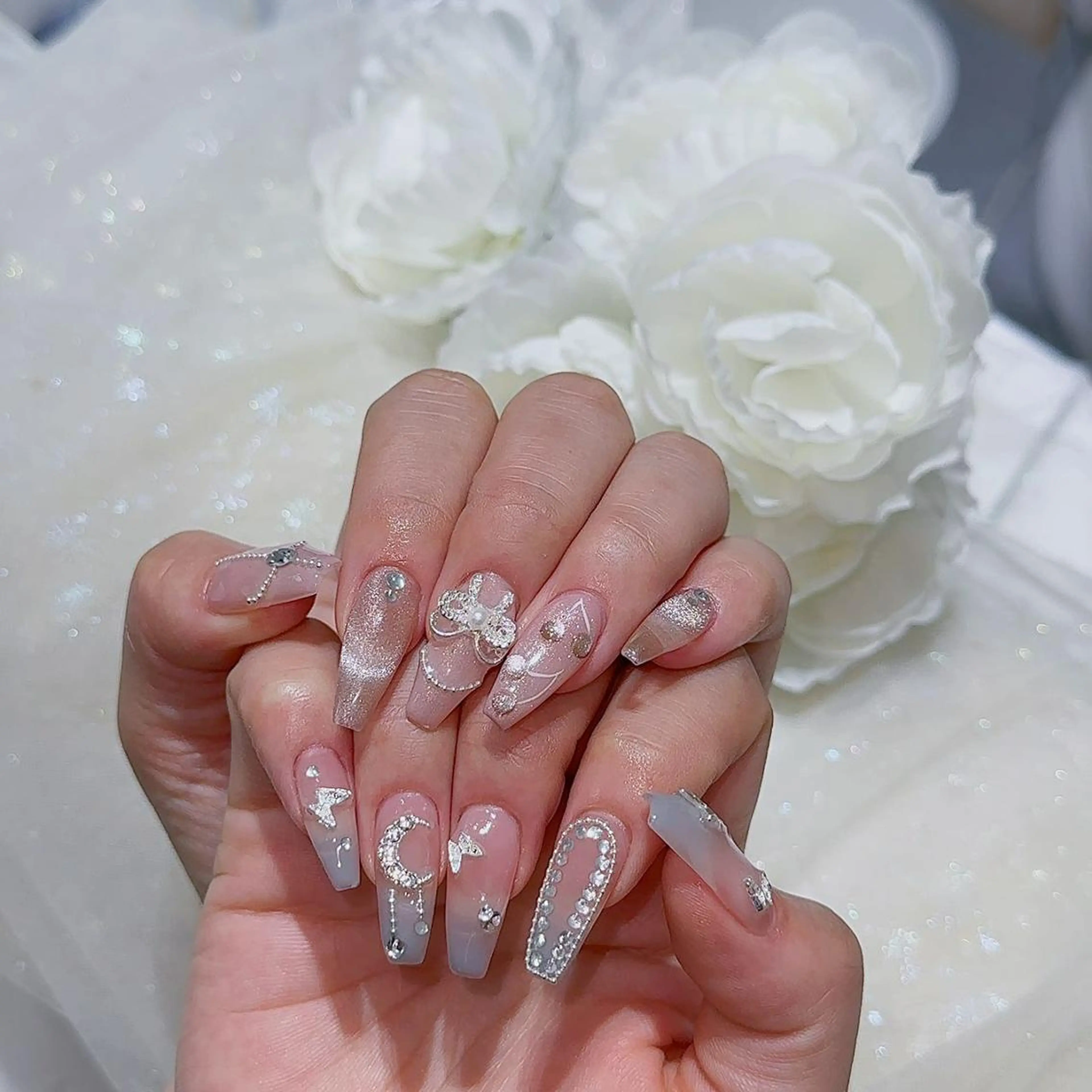 ネイル ハンドネイル Queens ciciのネイルデザイン