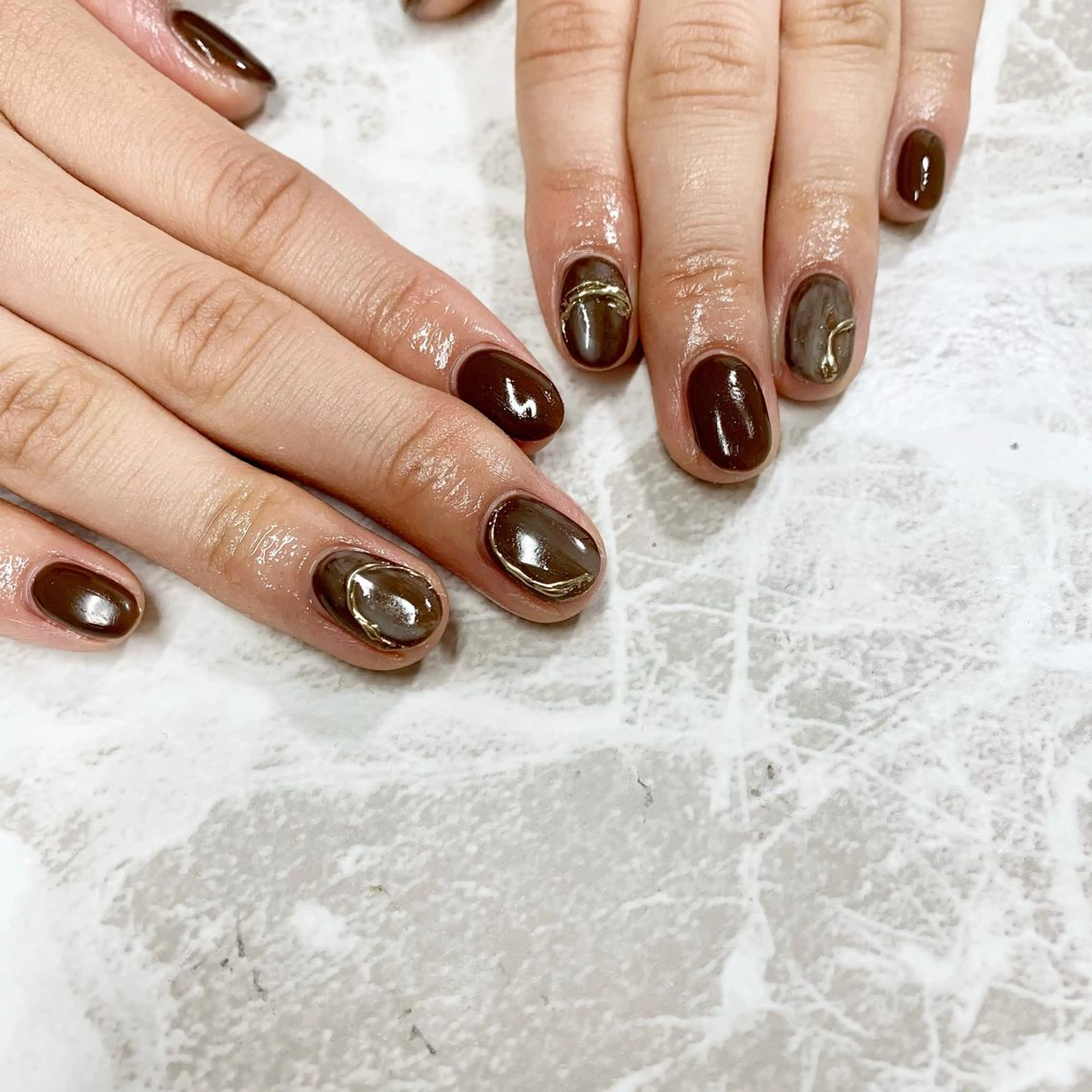 ネイル ブラウン ニュアンスネイル 冬ネイル pu muのネイルデザイン