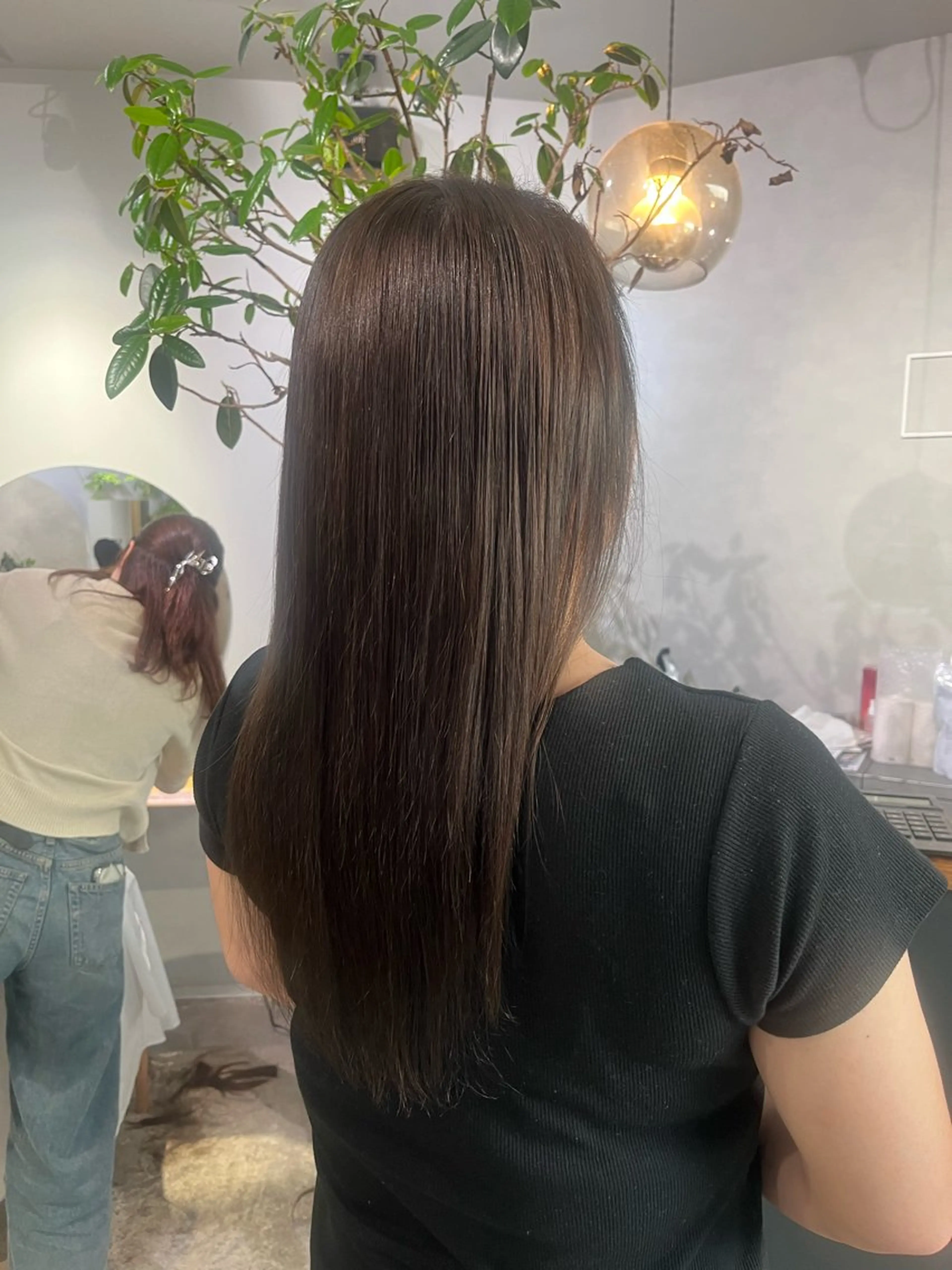 ロング カラー 友 美海のヘアスタイル