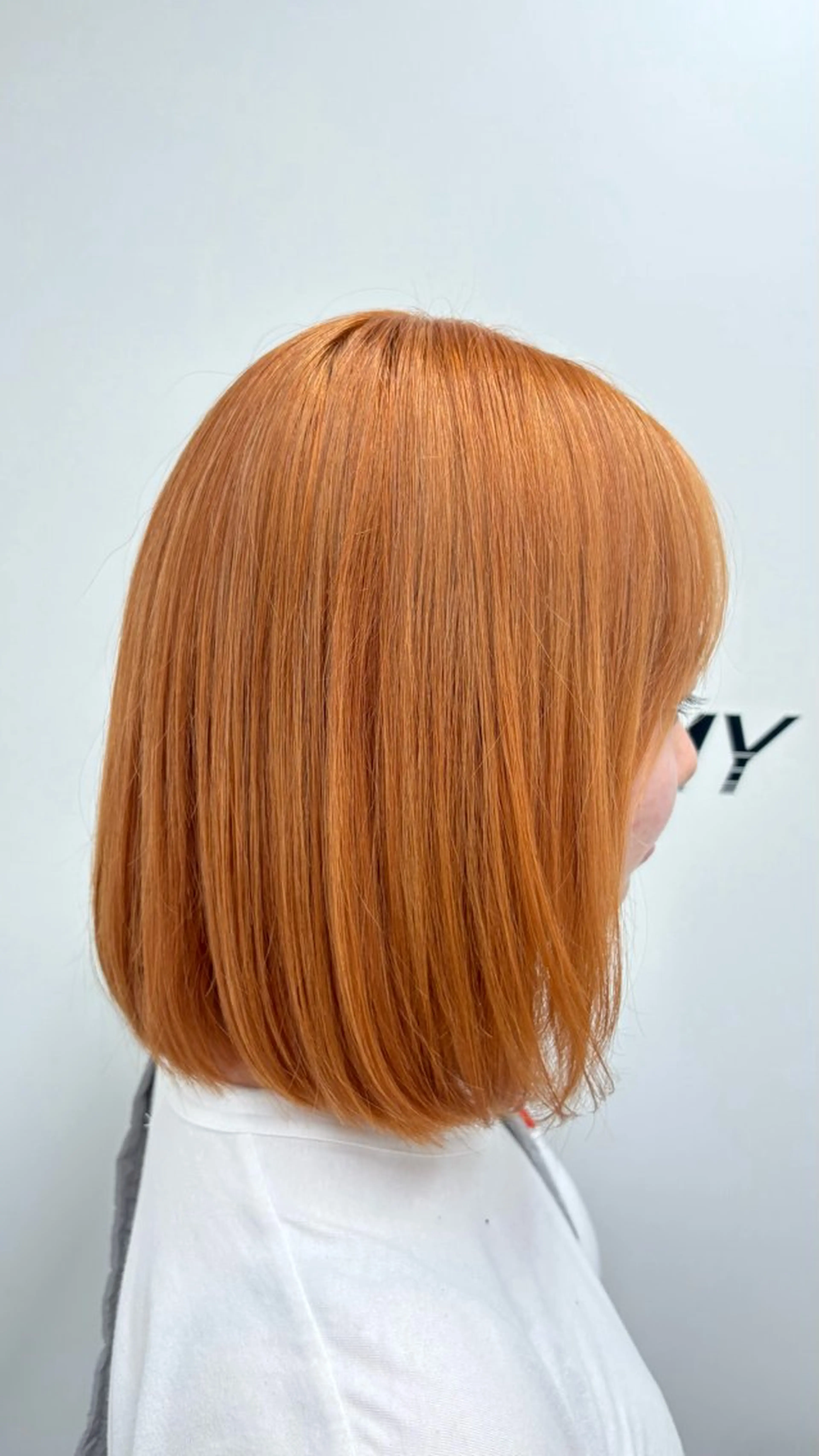 ショート カラー 🖤ハイトーン× レイヤー🖤SARAのヘアスタイル