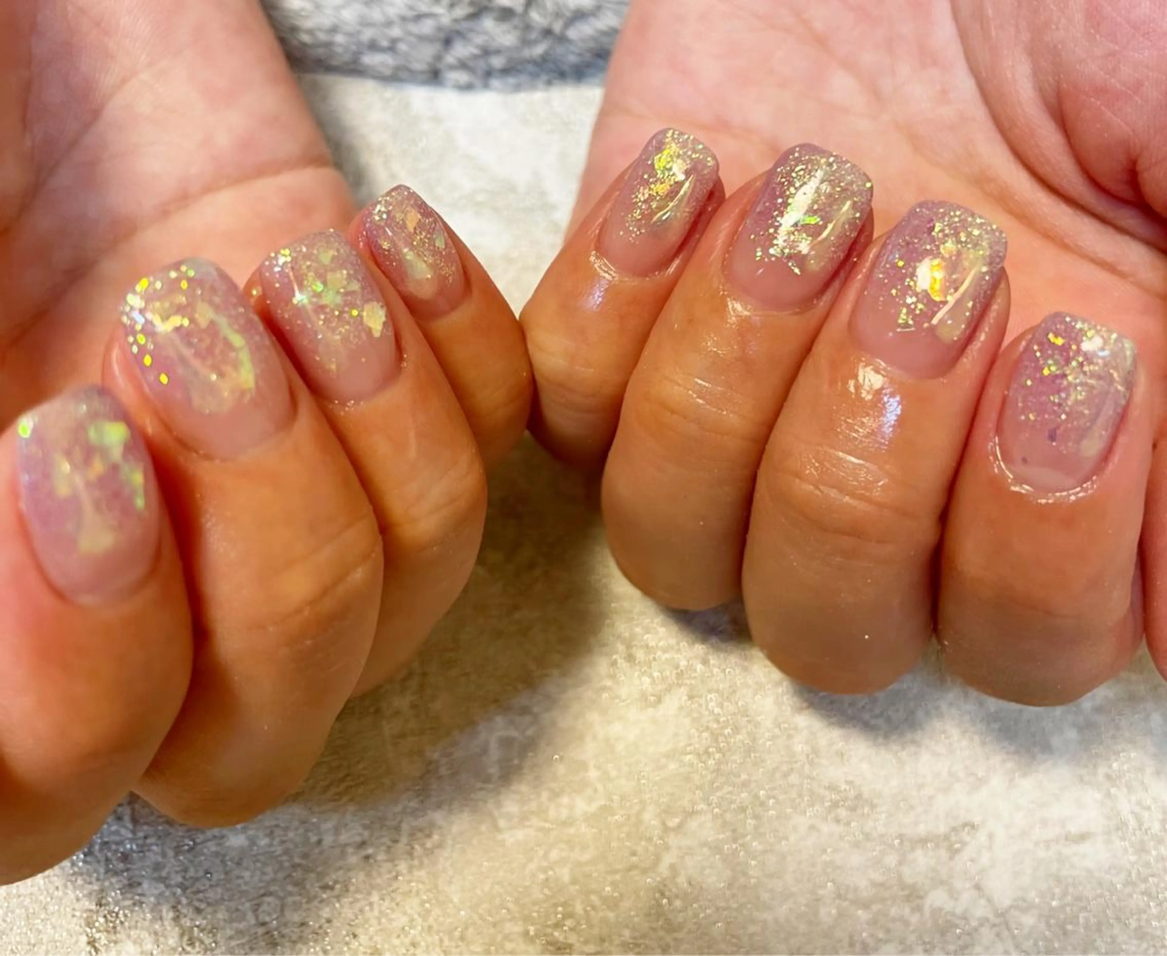 ミディアム ネイル キラキラネイル Re:st〔リスト〕所属・ayane Re:st〔リスト〕のネイルデザイン