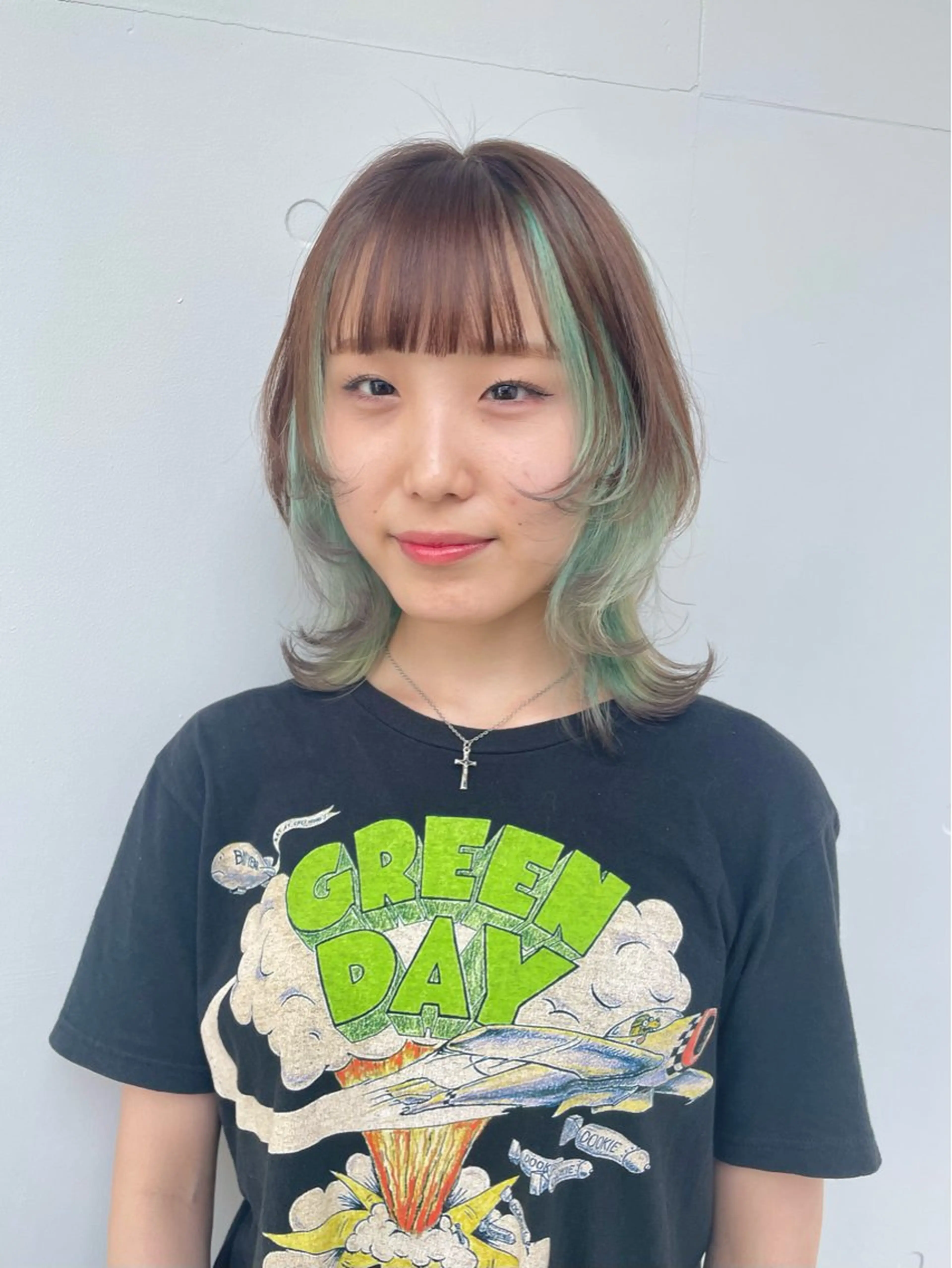 ミディアム カット ヘアカラー トリートメント もにか🌞原宿/渋谷 🌝ブリーチカラーのヘアスタイル