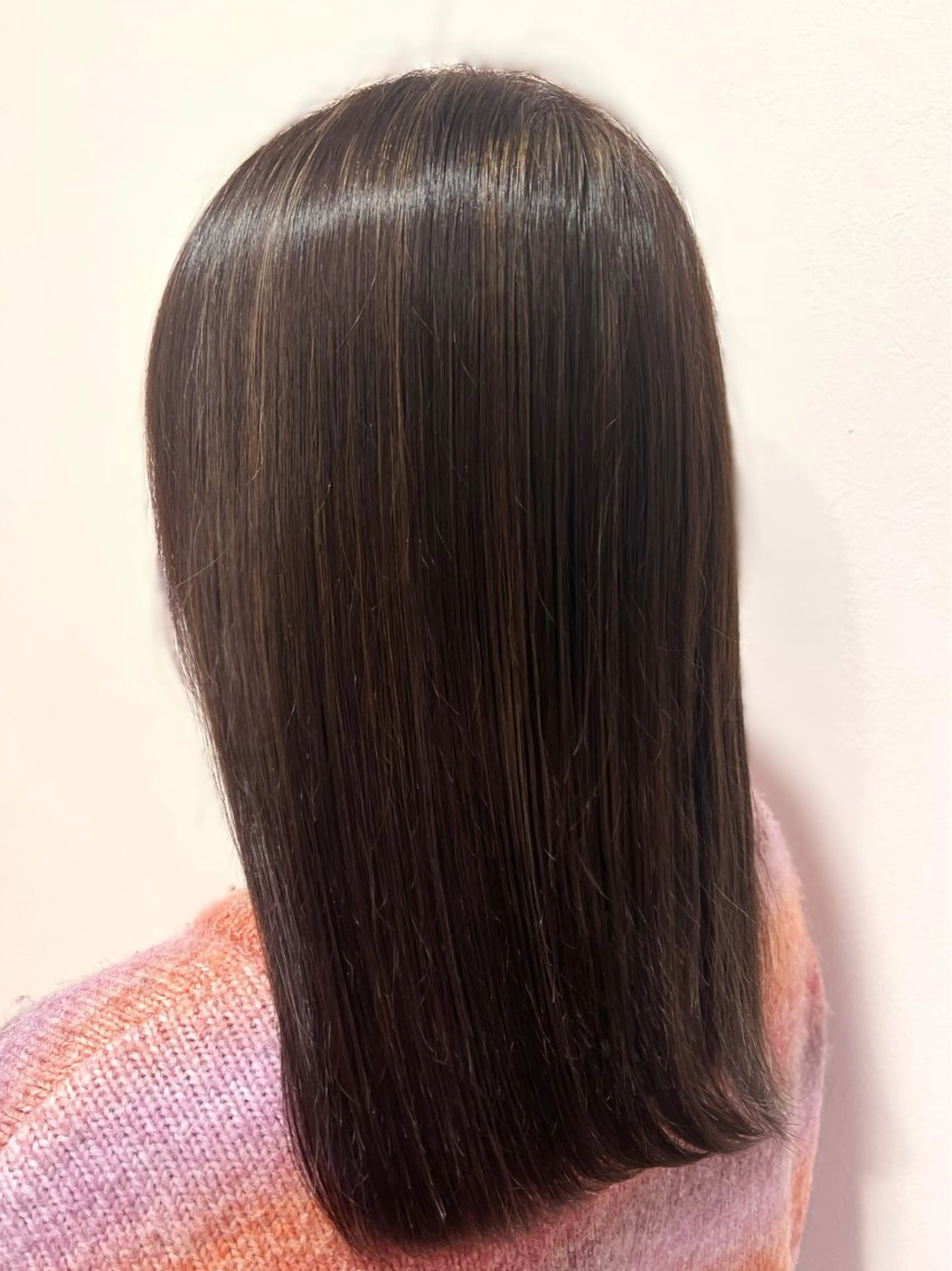 カラー 関 唯花のヘアスタイル