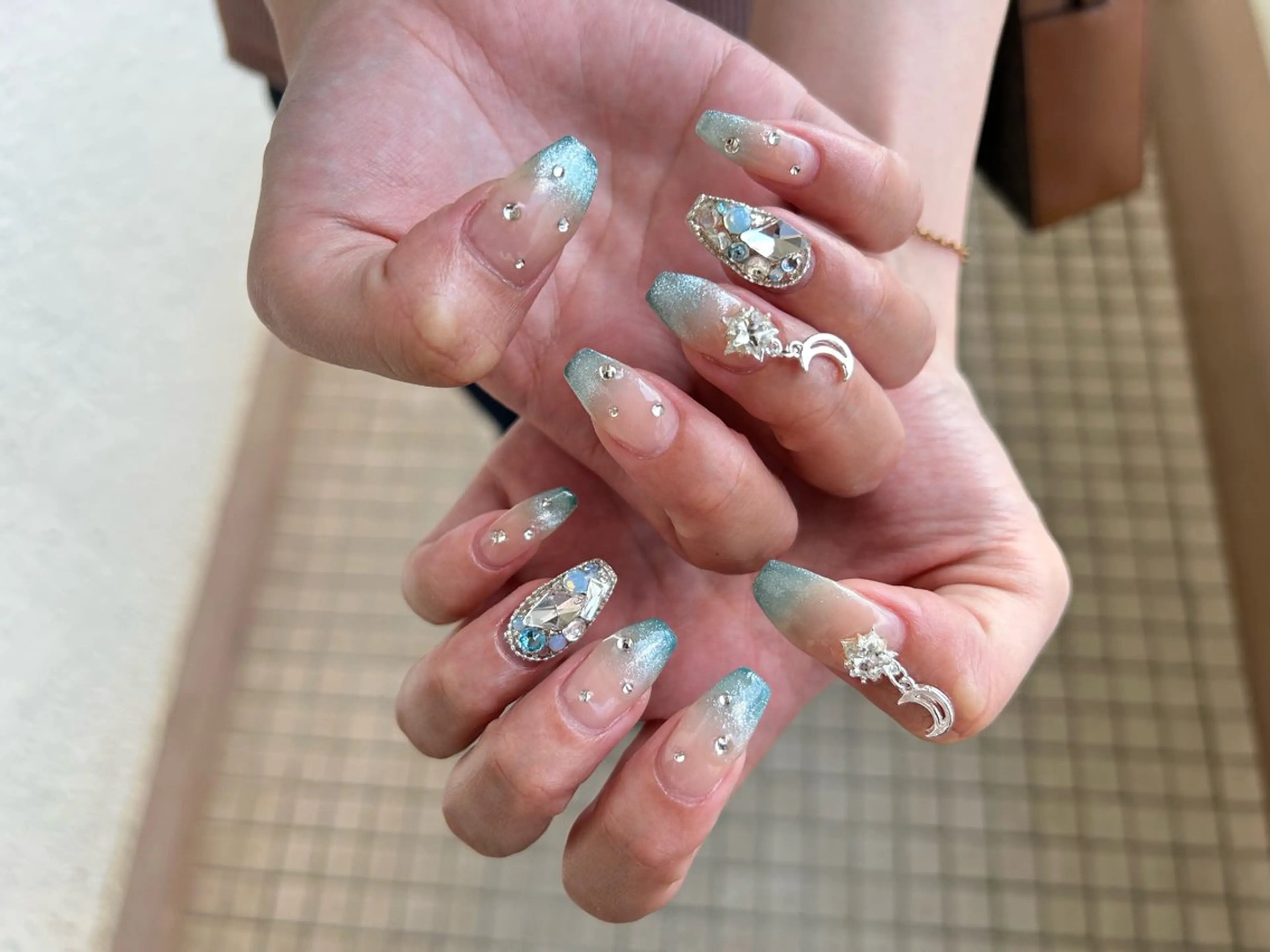 ネイル ハンドネイル フットネイル ✴︎ Delightのネイルデザイン