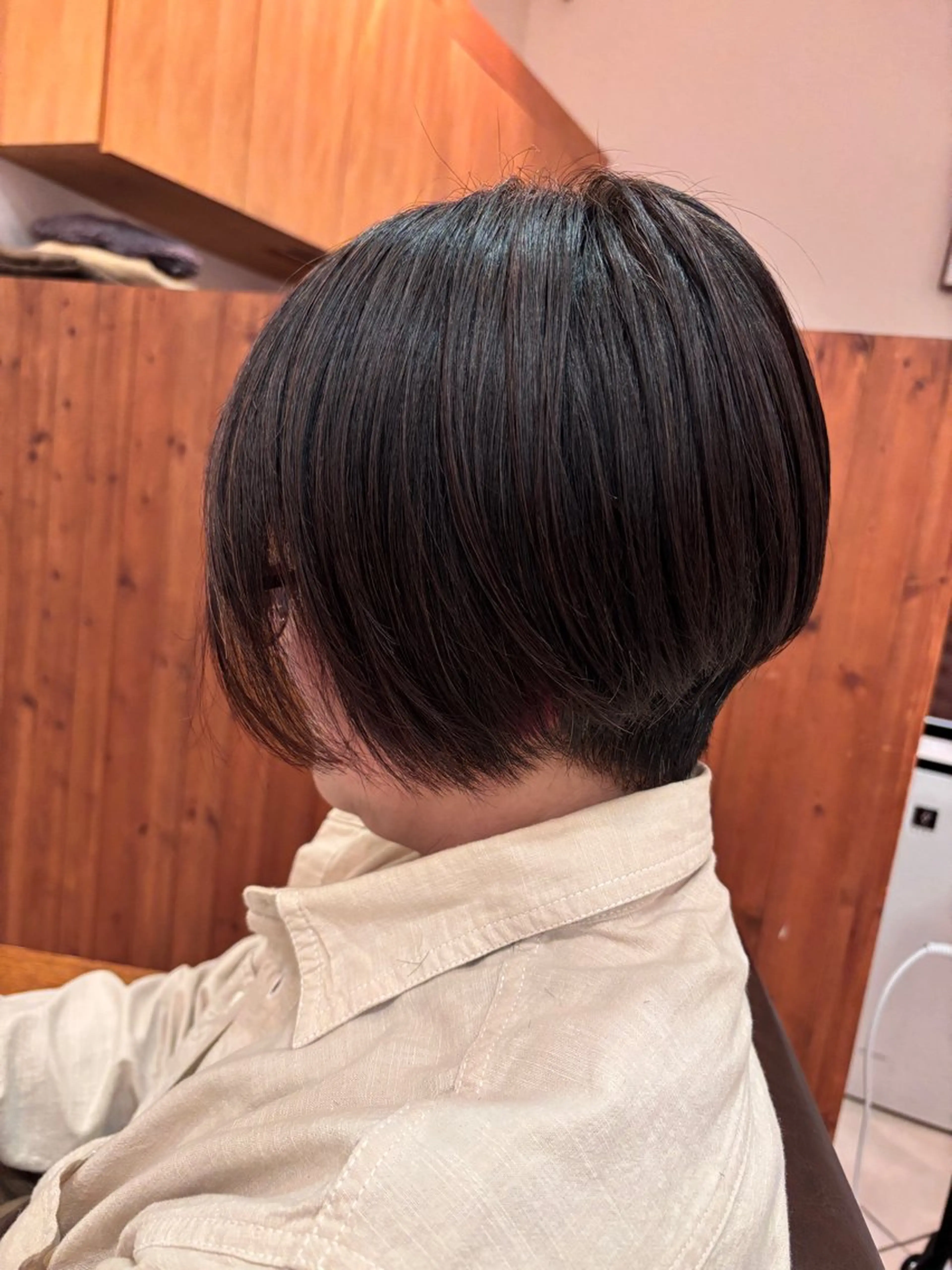 ショート シンセティックヘアデザイン所属・吉井 愛のヘアスタイル