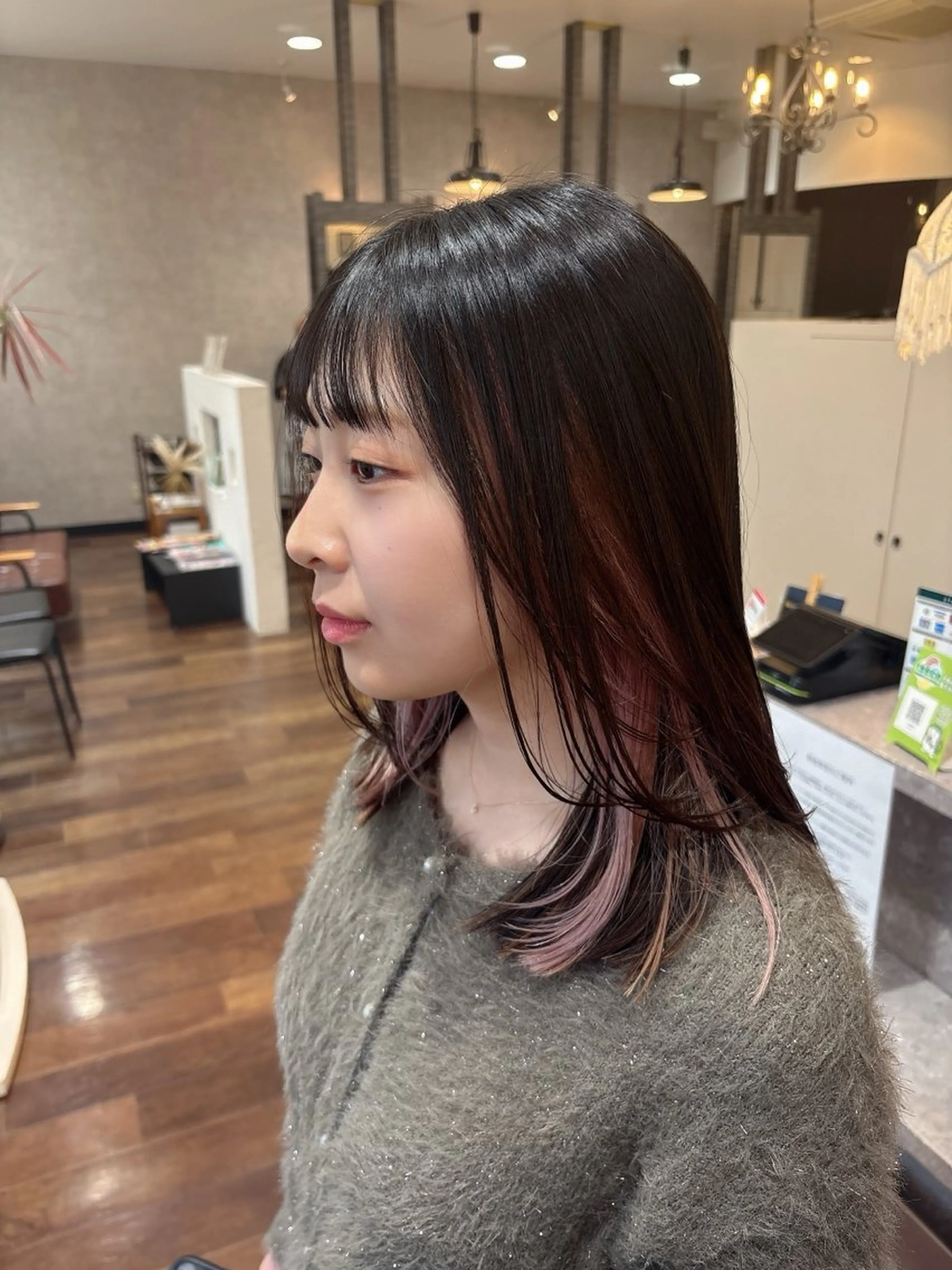 ミディアム カラー ヘアカラー 嶋岡 乃愛のヘアスタイル