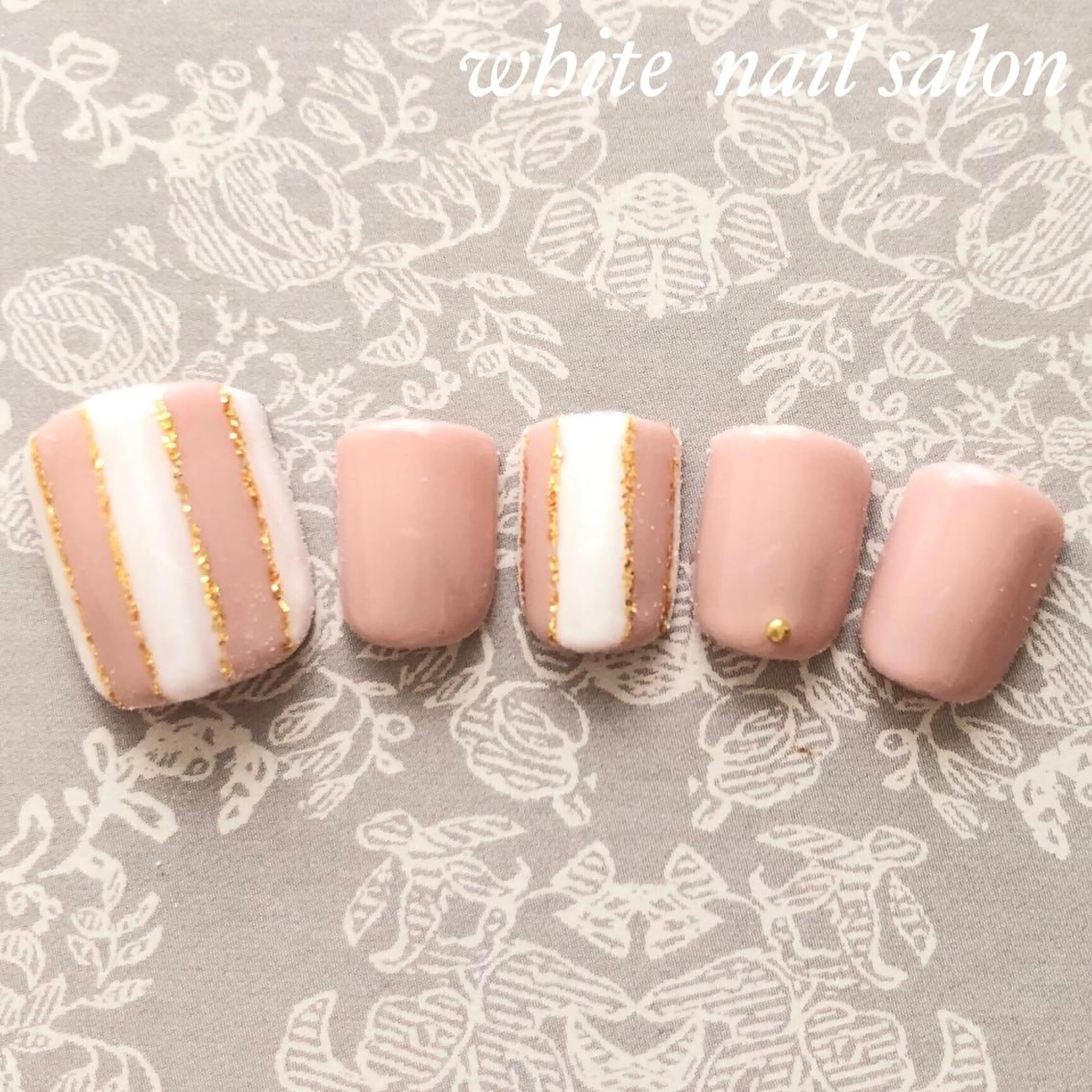 ネイル フットネイル ジェルネイル オフィスネイル スカルプネイル シンプルネイル フットネイル white nail salonのネイルデザイン