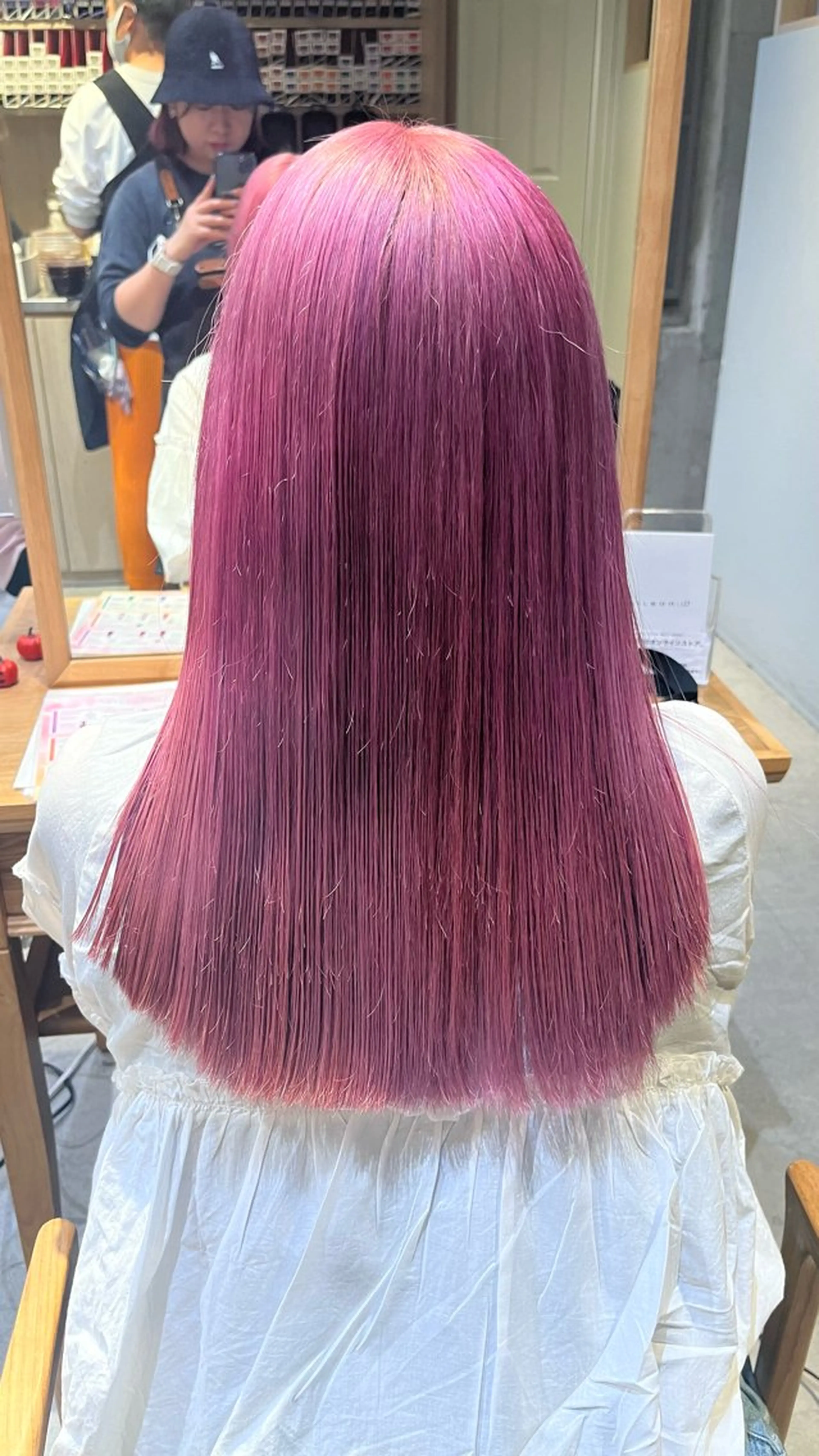 セミロング カラー ブリーチ ケアブリーチ ピンクカラー 髪質改善 トリートメント ヘアカラー 𝐚𝐨𝐢🩰/ 酸性ストレートのヘアスタイル