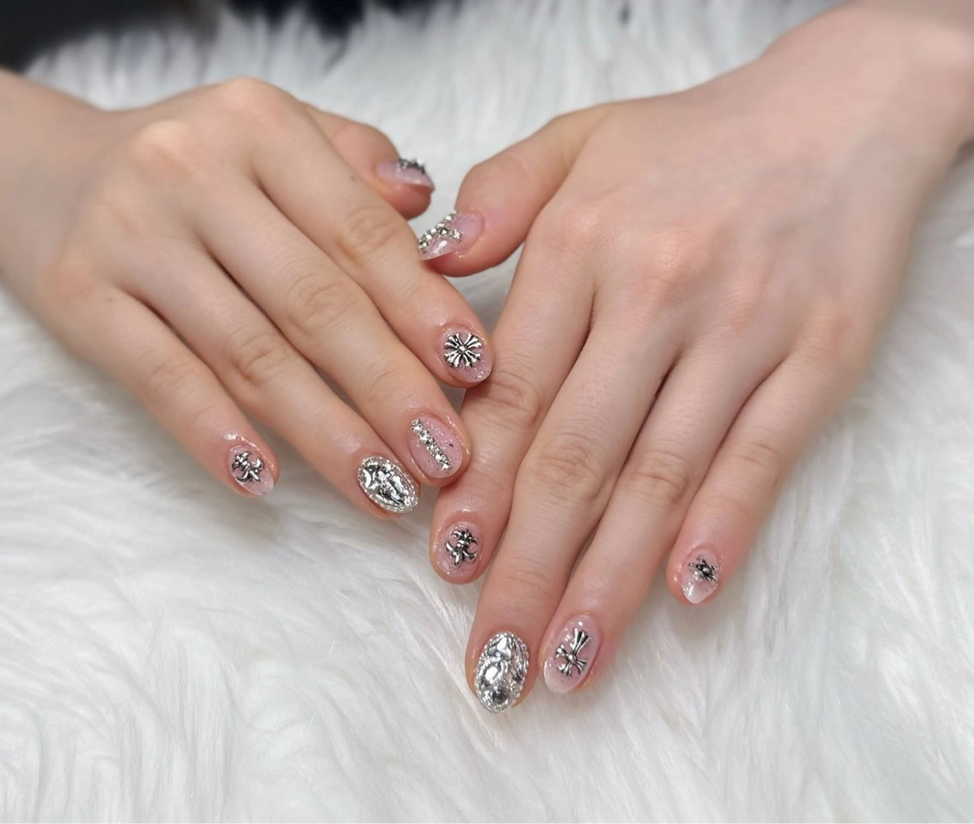 ネイル オーロラネイル チークネイル フットネイル フレンチネイル ジェルネイル ハンドネイル Nichi Nailsのネイルデザイン