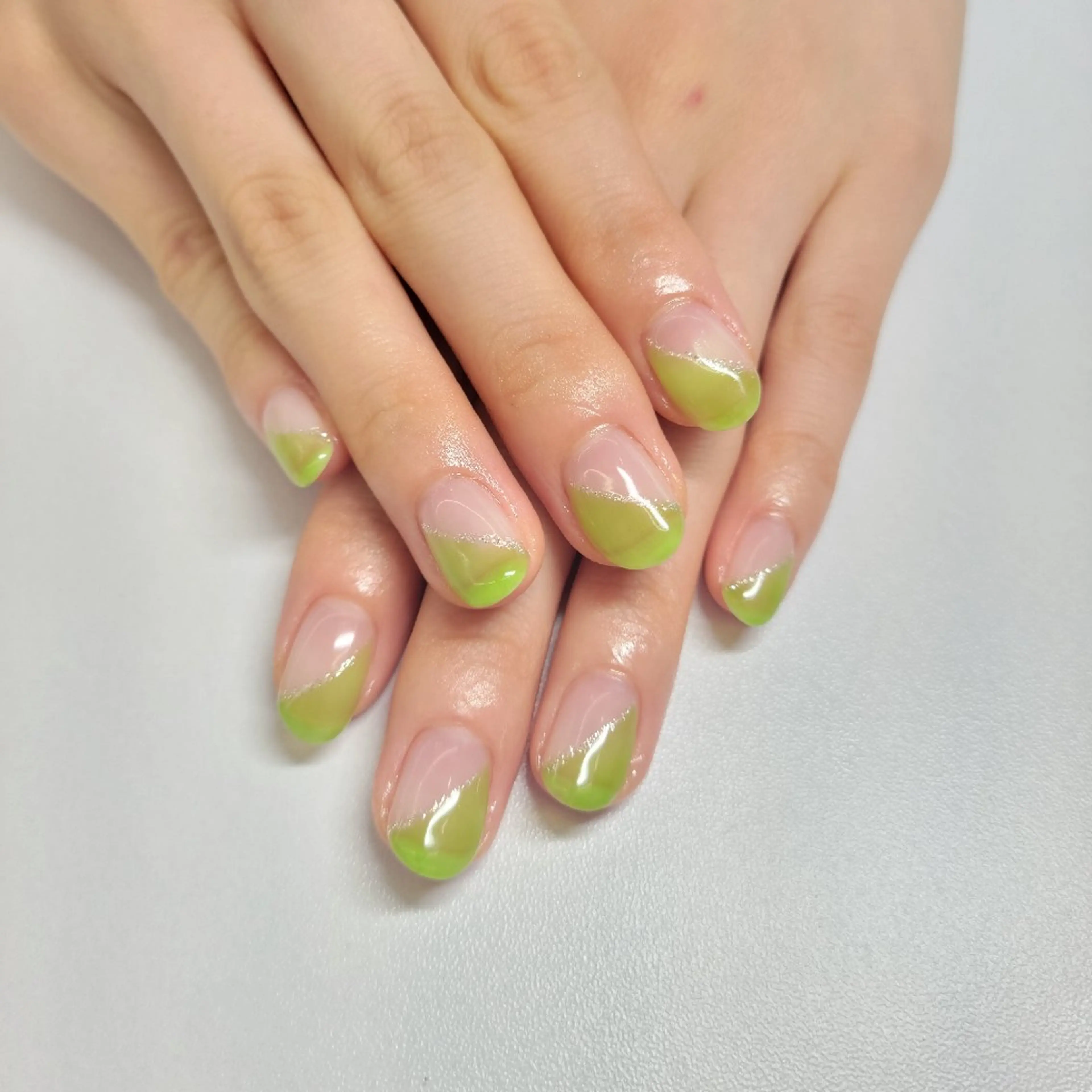 ネイル フレンチネイル ジェルネイル パラジェル WHITELY みどりのネイルデザイン