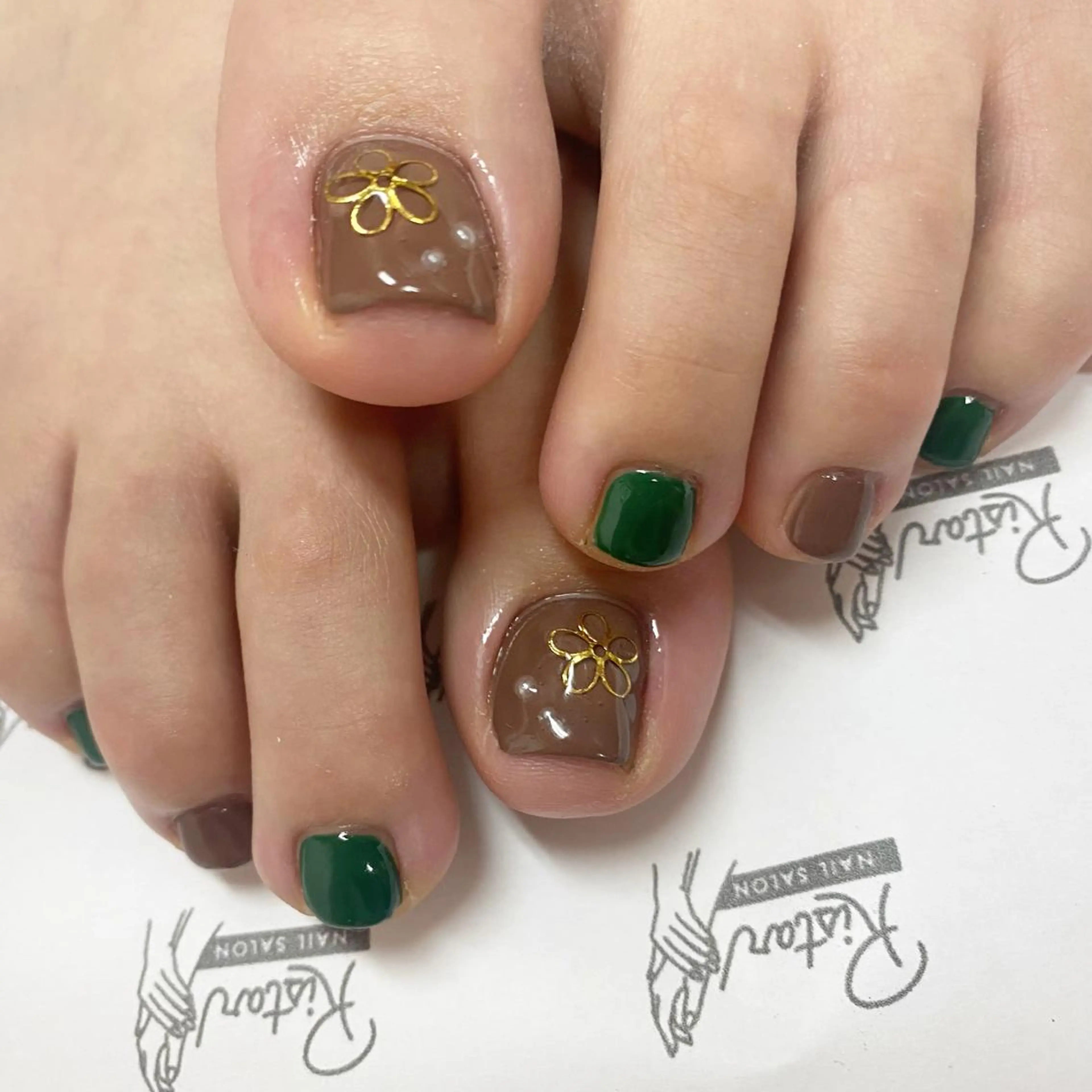 ネイル ブラウン グリーン NailSalon  Ristar所属・Aino 🤍のネイルデザイン