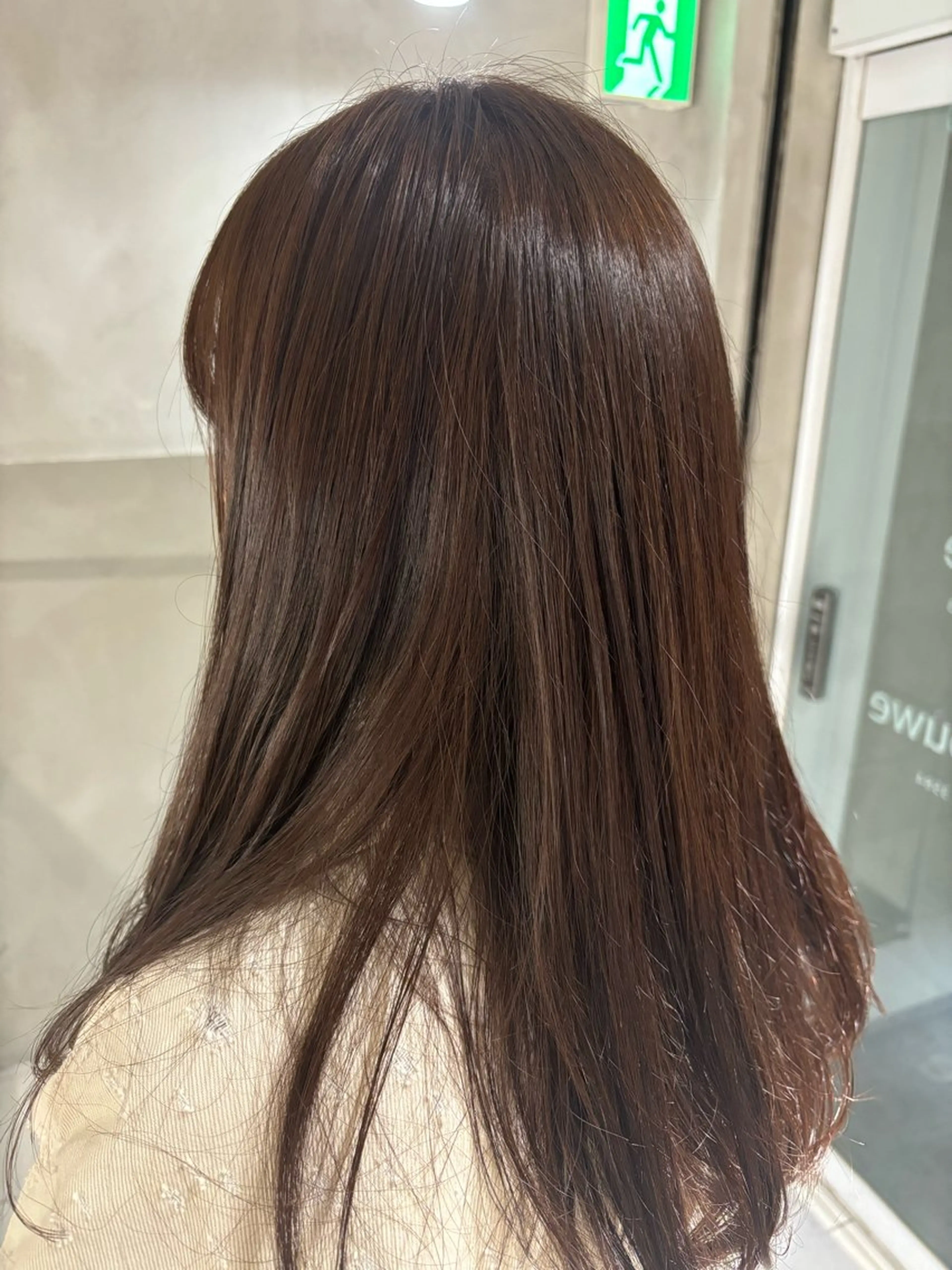 カラー ブラウンカラー ヘアカラー 🧸ミルクティー／ 顔周りレイヤー/ミクのヘアスタイル