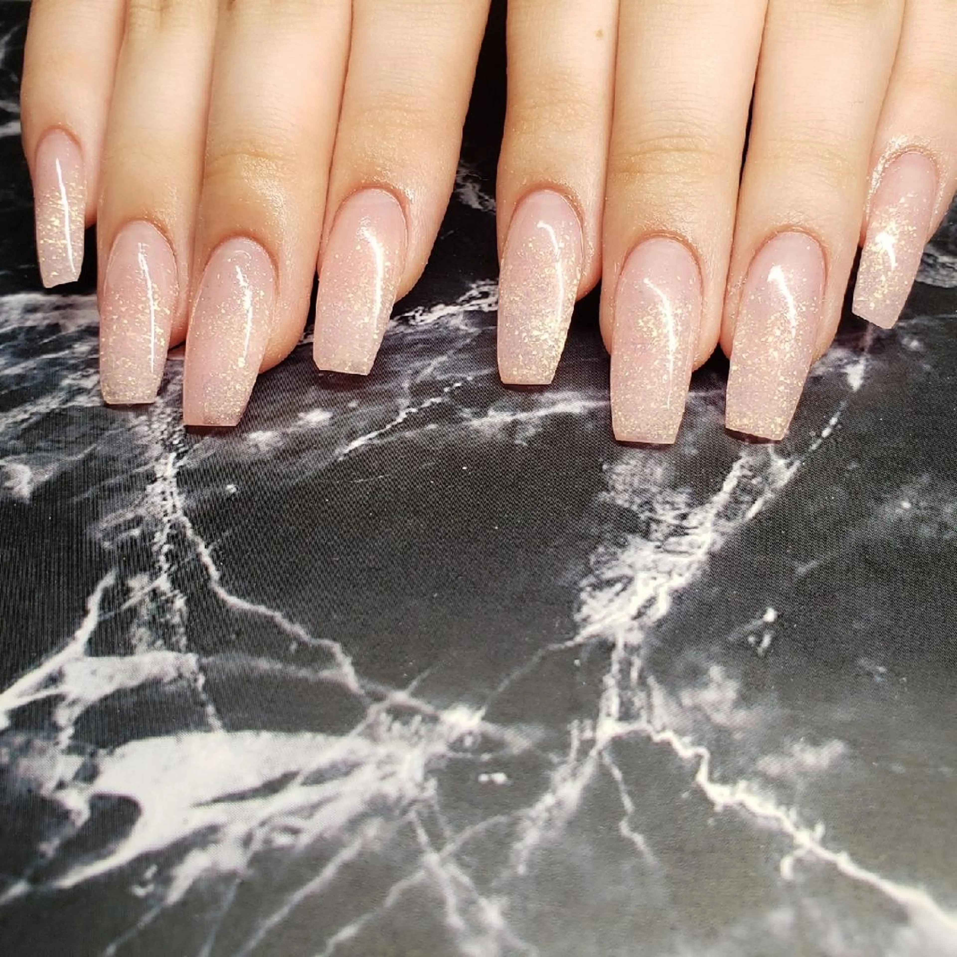 セミロング ネイル ハンドネイル クロキ 。のネイルデザイン