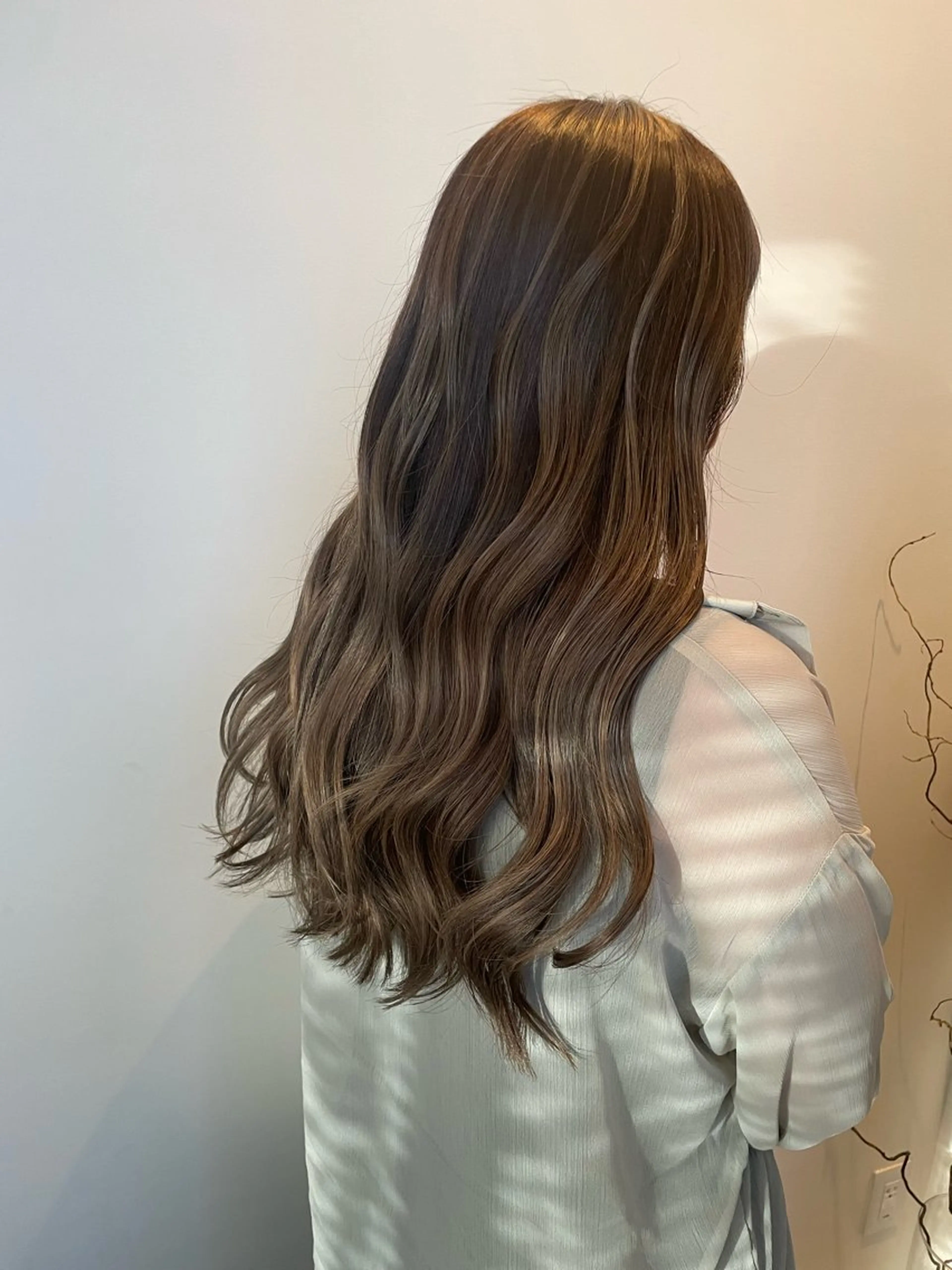 セミロング カラー バレイヤージュ レイヤーカット ヘアカラー トリートメント ブリーチ👩‍🦳/ ‪✂︎MANAMIのヘアスタイル