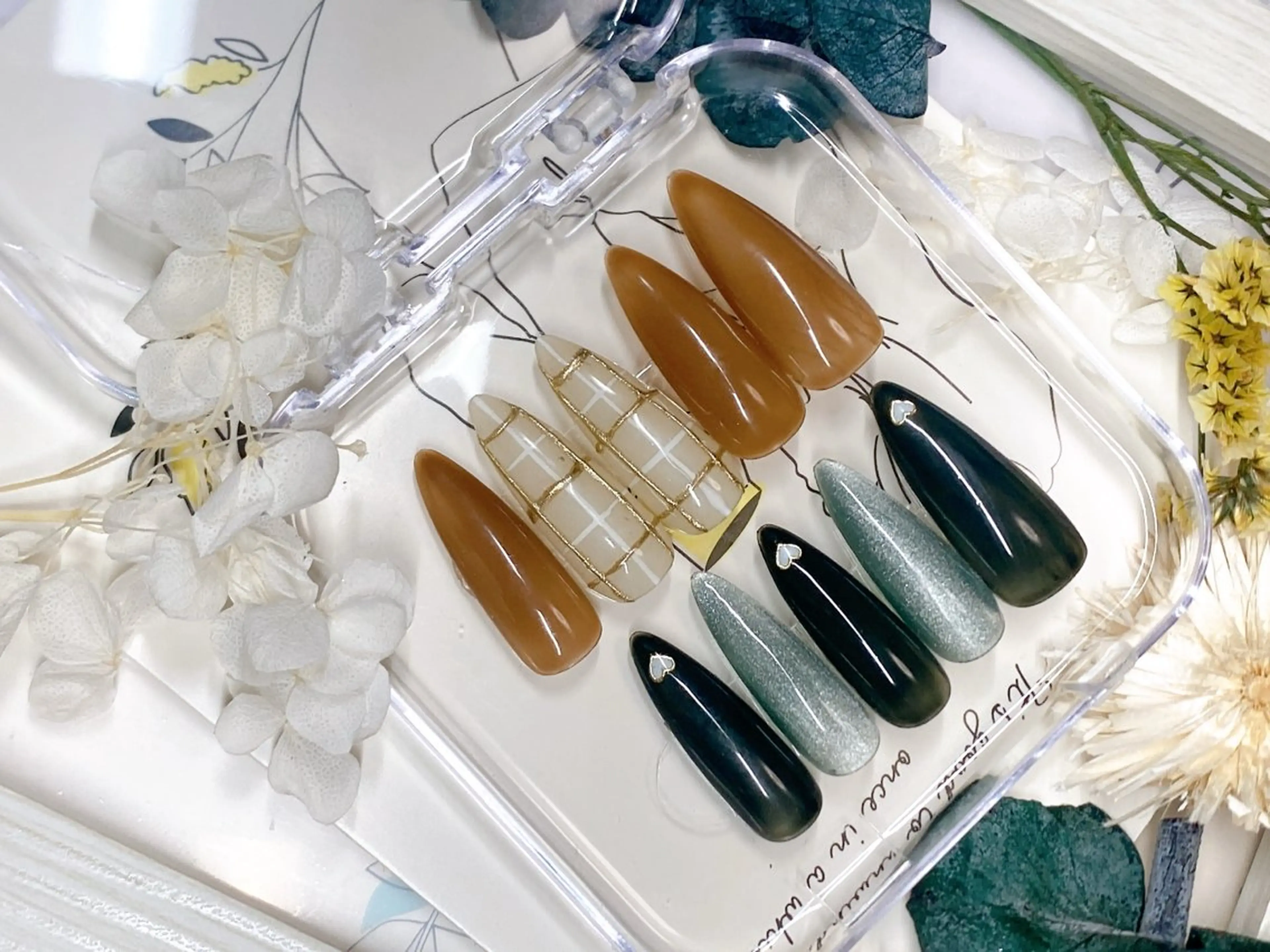 ネイル ハンドネイル PLUM BELL 横浜自宅ネイルのネイルデザイン