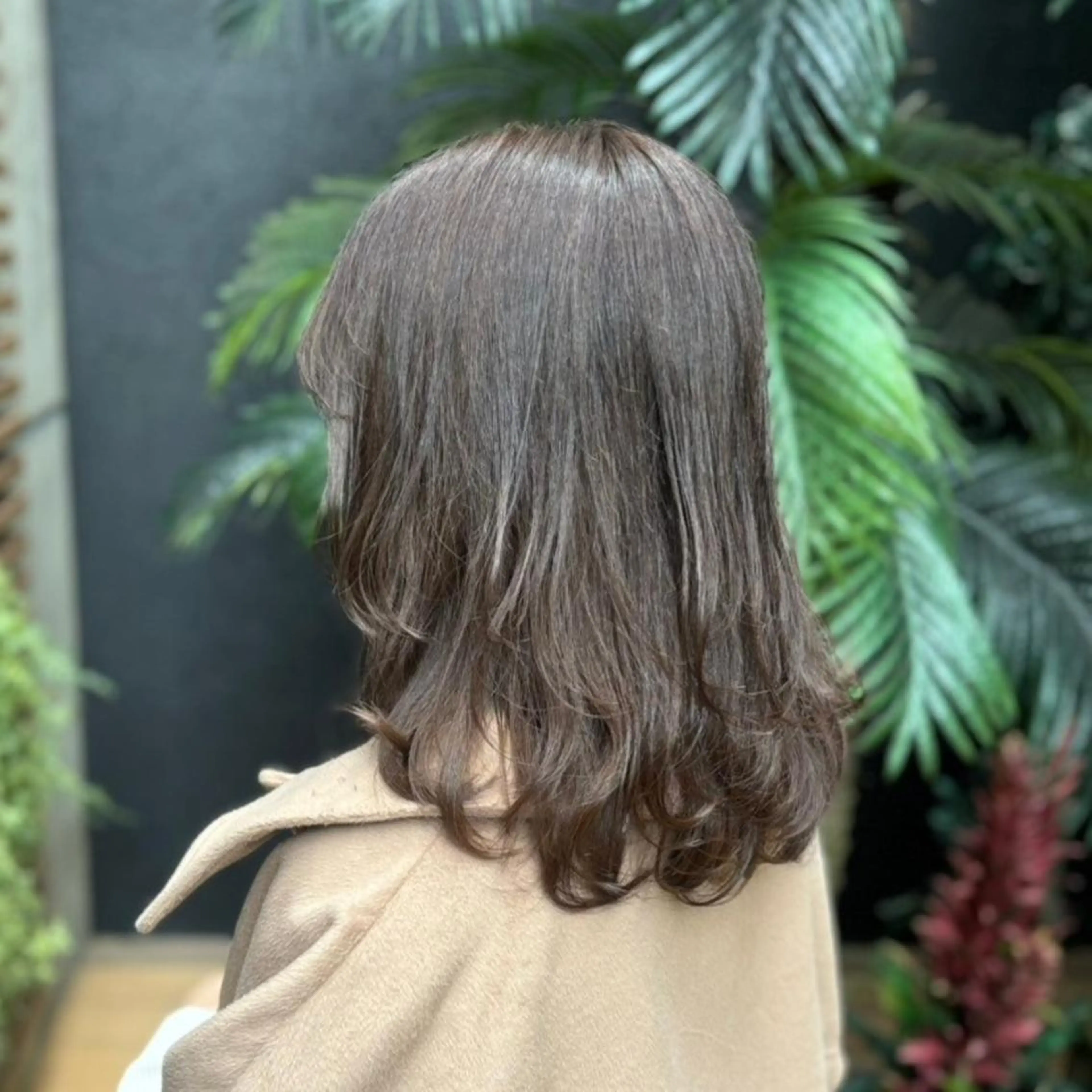 ミディアム レイヤーカット ウルフカット ウルフレイヤー カット ヘアカラー 秋山 達乃進のヘアスタイル