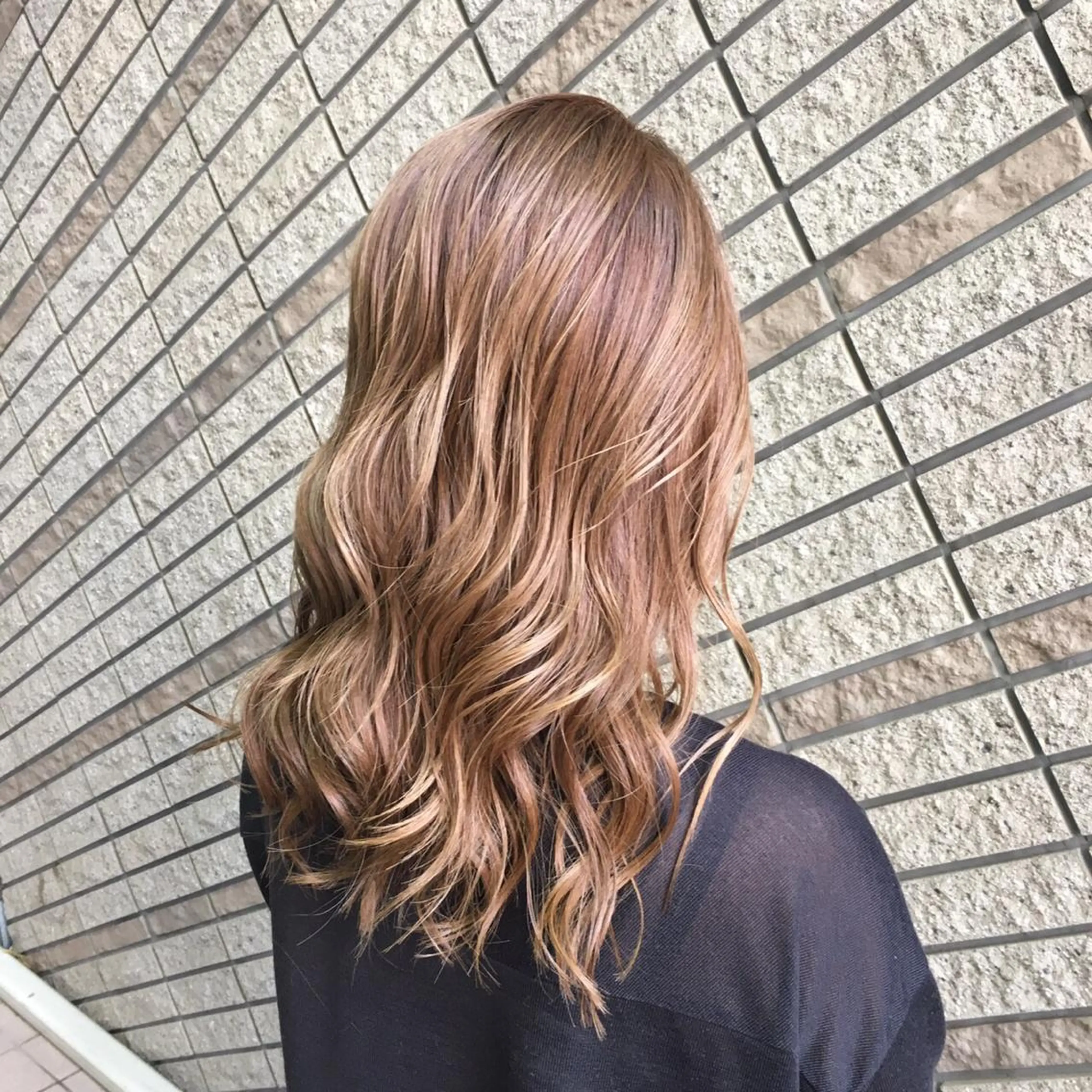 セミロング ハイライト 大山 晃介のヘアスタイル