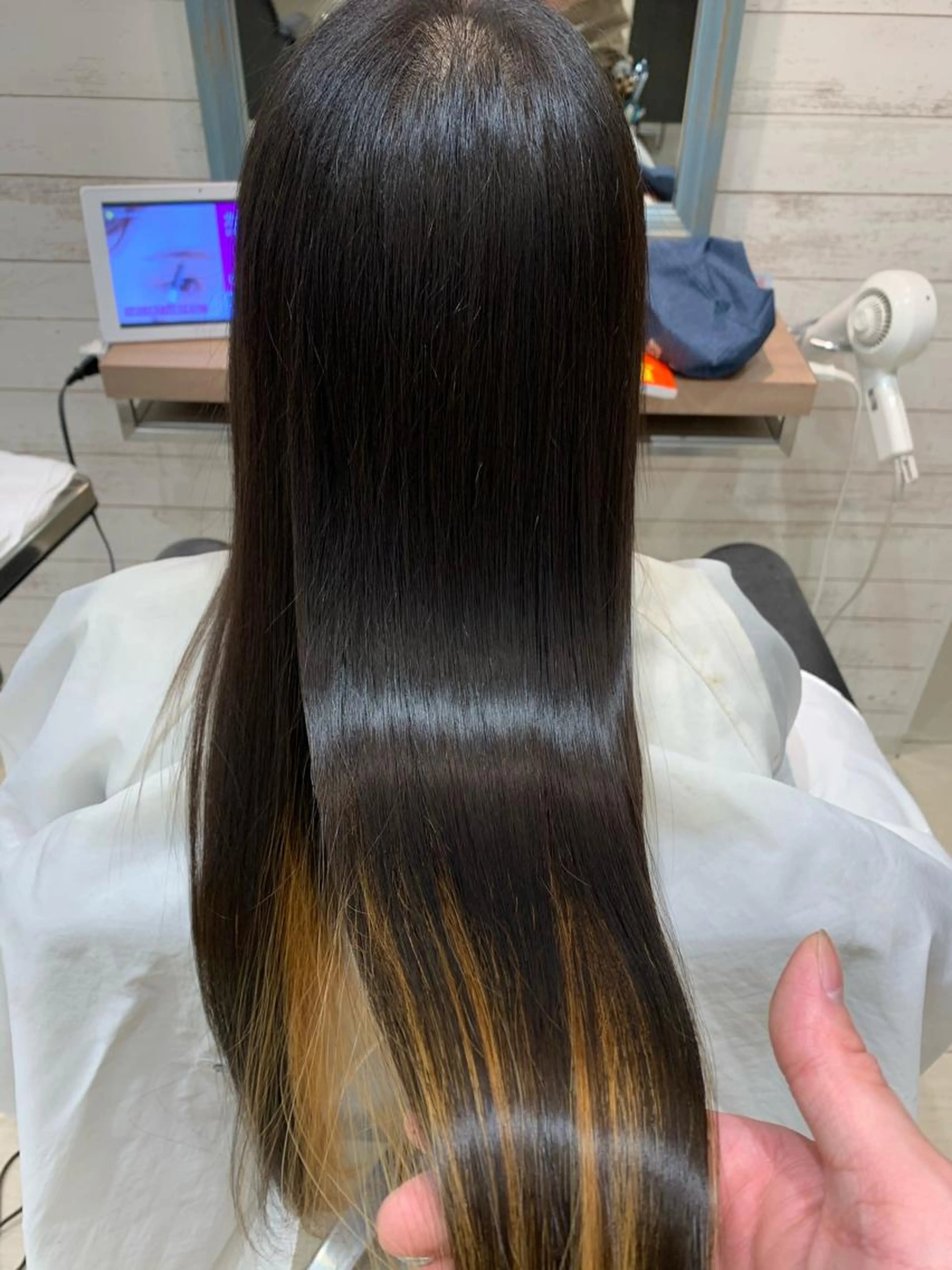 カット+白髪ぼかしハイライト+2STEP TRの写真