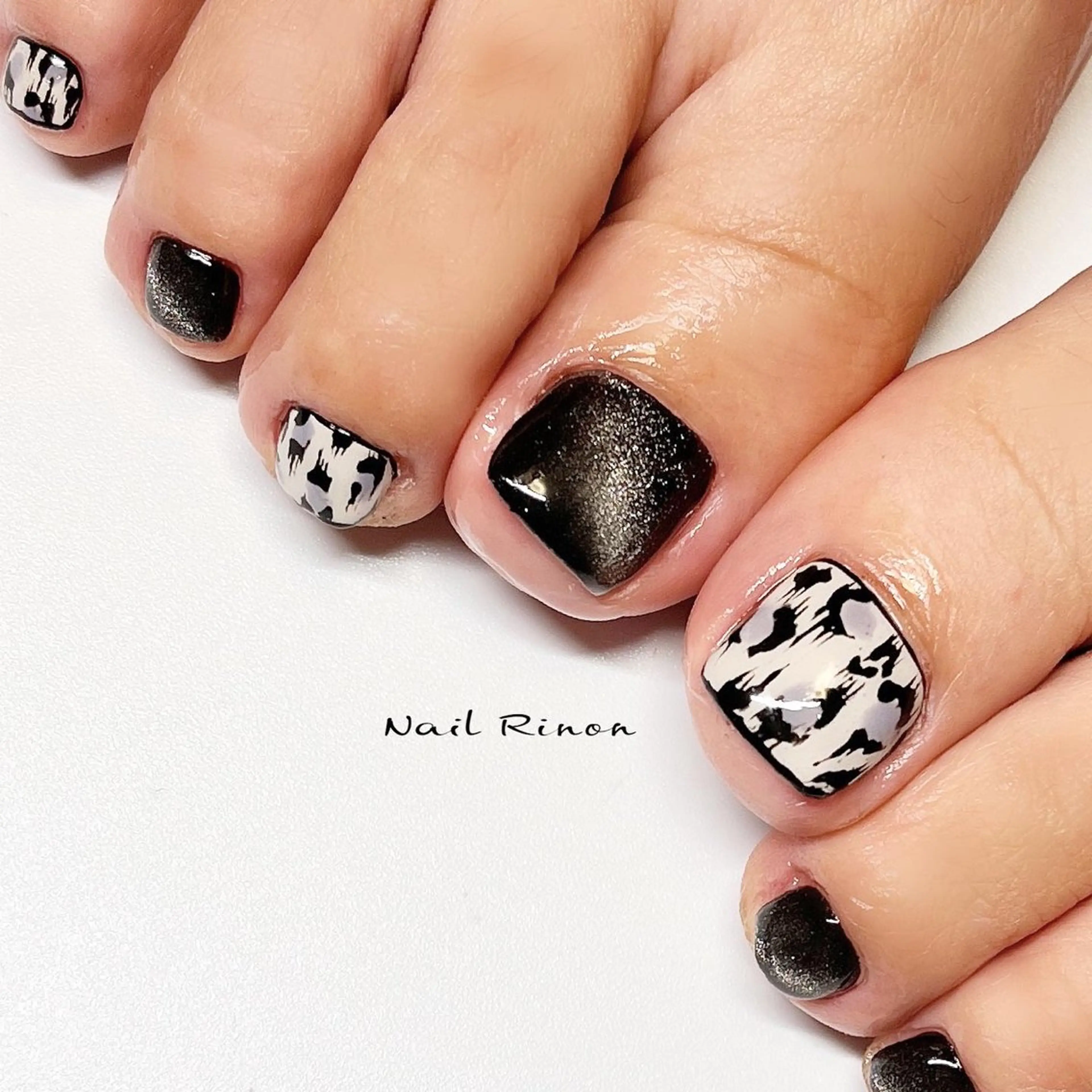 ネイル アニマル柄 フットネイル Nail Rinonのネイルデザイン