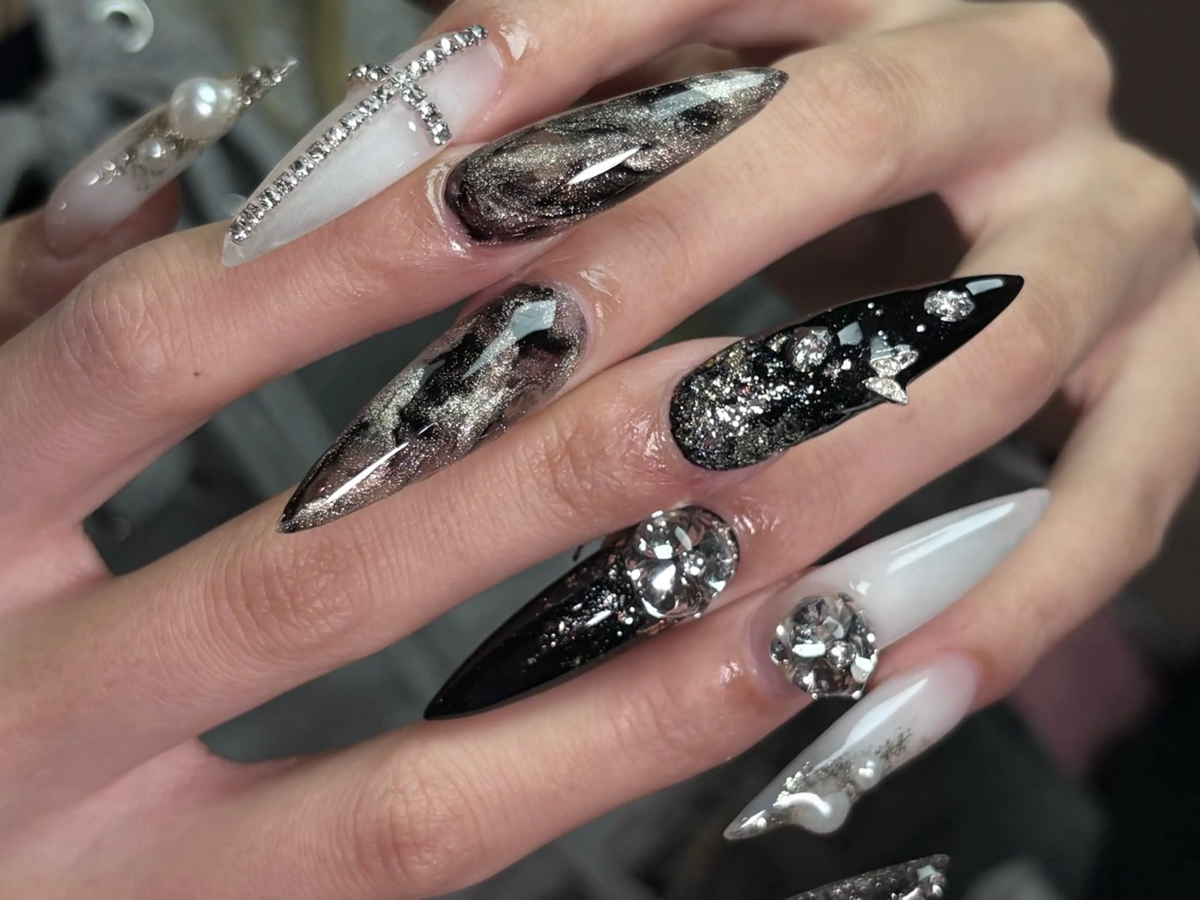 ネイル ハンドネイル Dark honey スカルプ専門原宿店のネイルデザイン