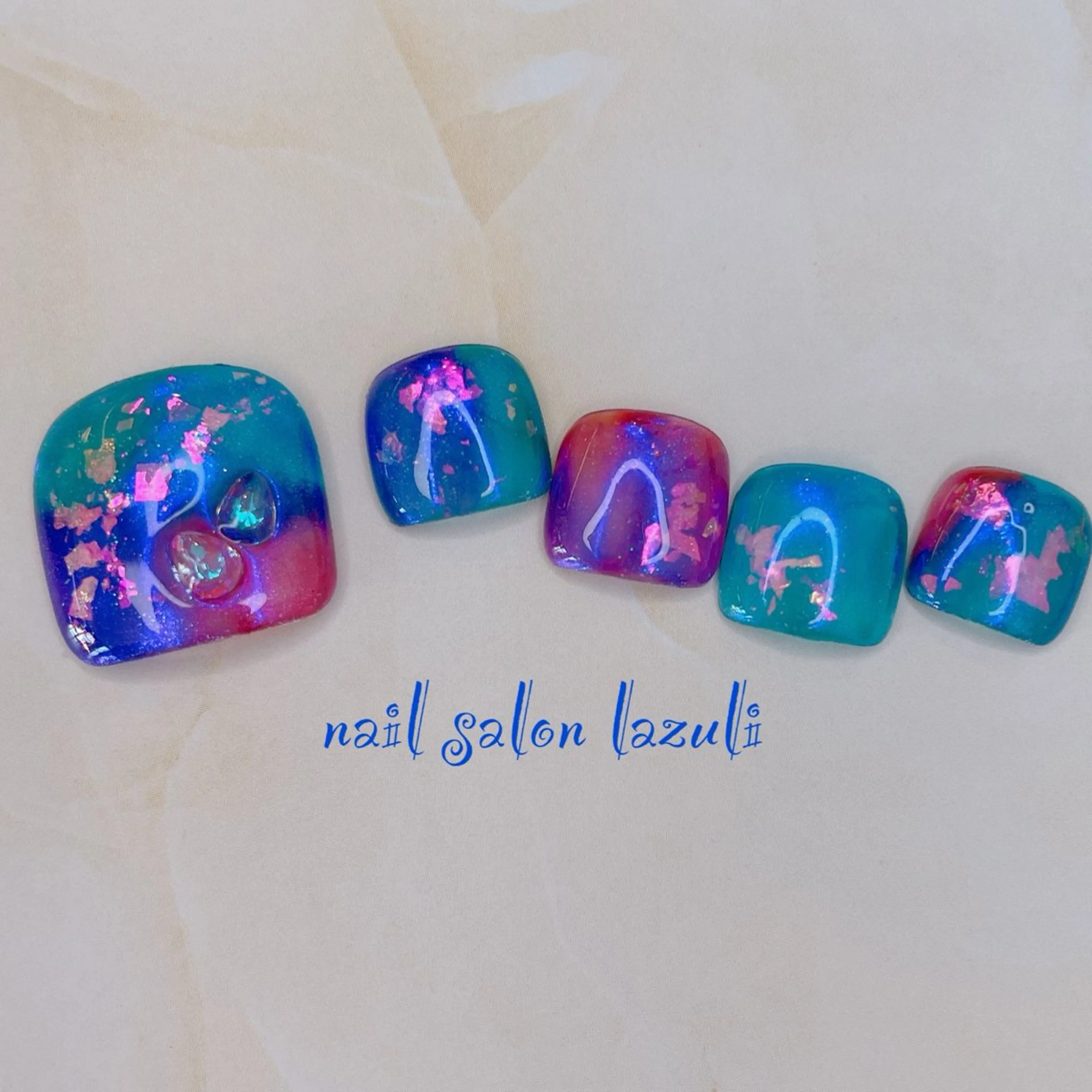 ネイル オーロラネイル キラキラネイル フットネイル nail salon lazuliのネイルデザイン