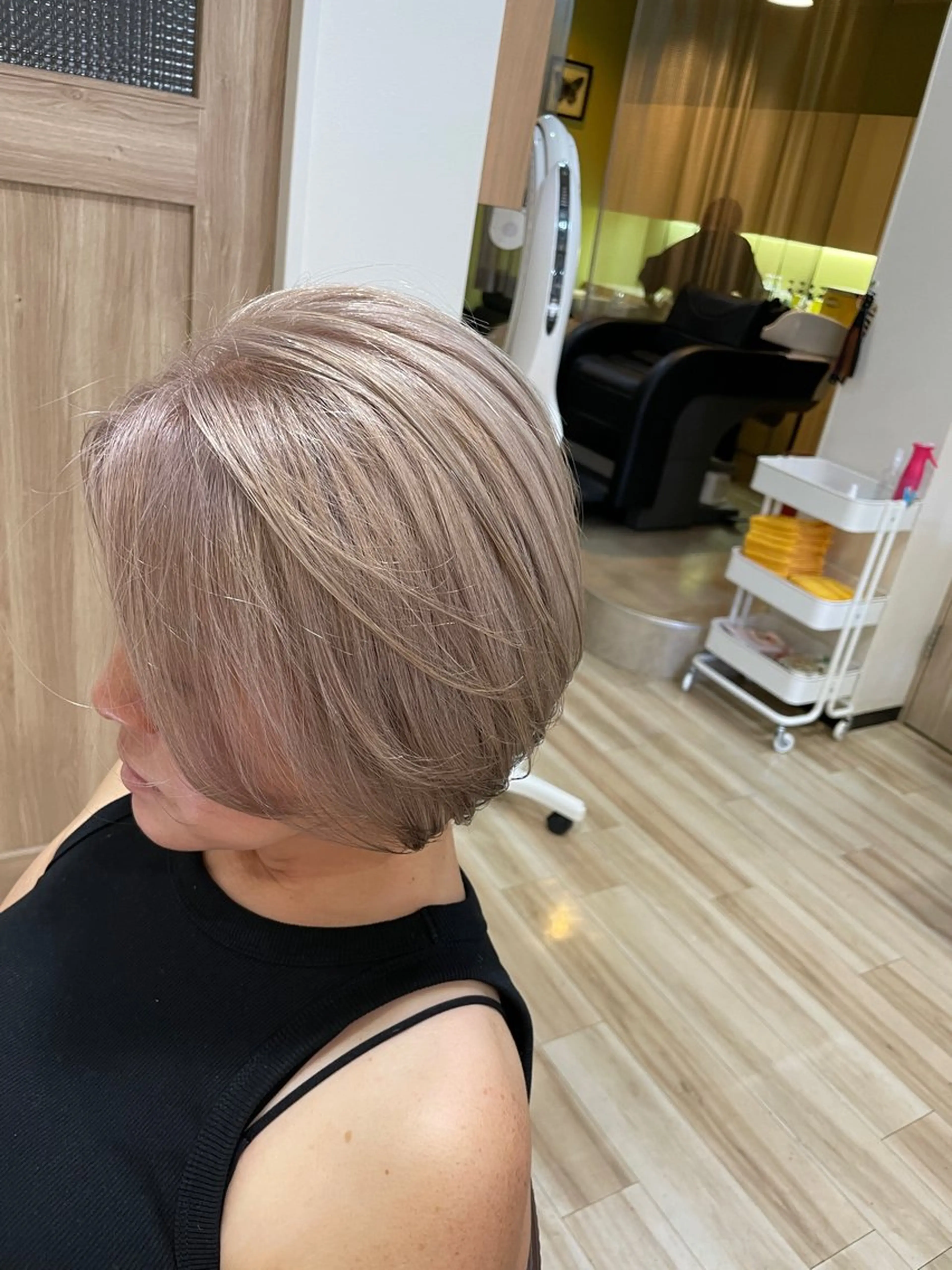 ショート カラー ブリーチ 🌈派手髪ハイトーン 🌈鈴木亮太🌈のヘアスタイル