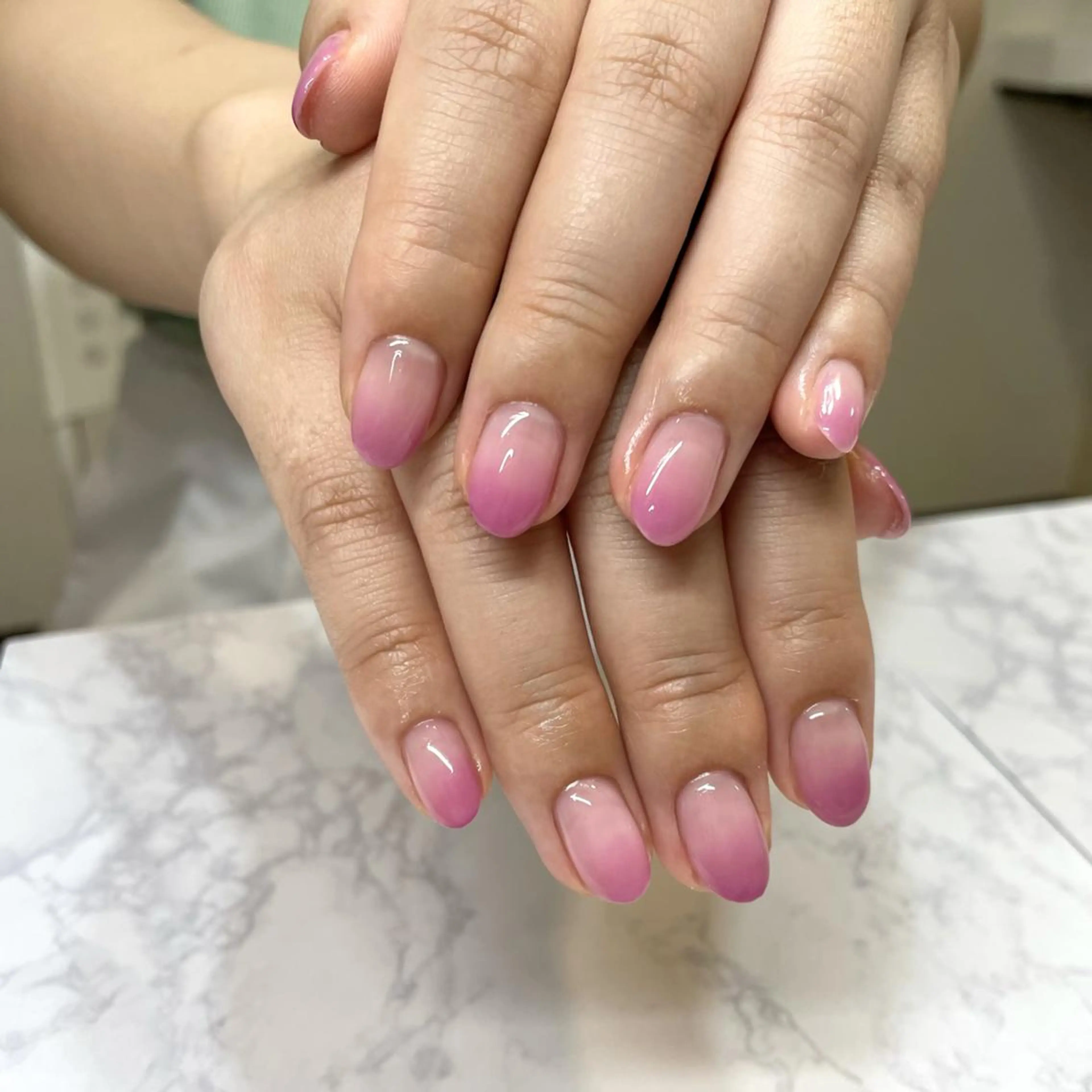 ネイル グラデーション ハンドネイル ハンドケア cerapiage mizukiのネイルデザイン