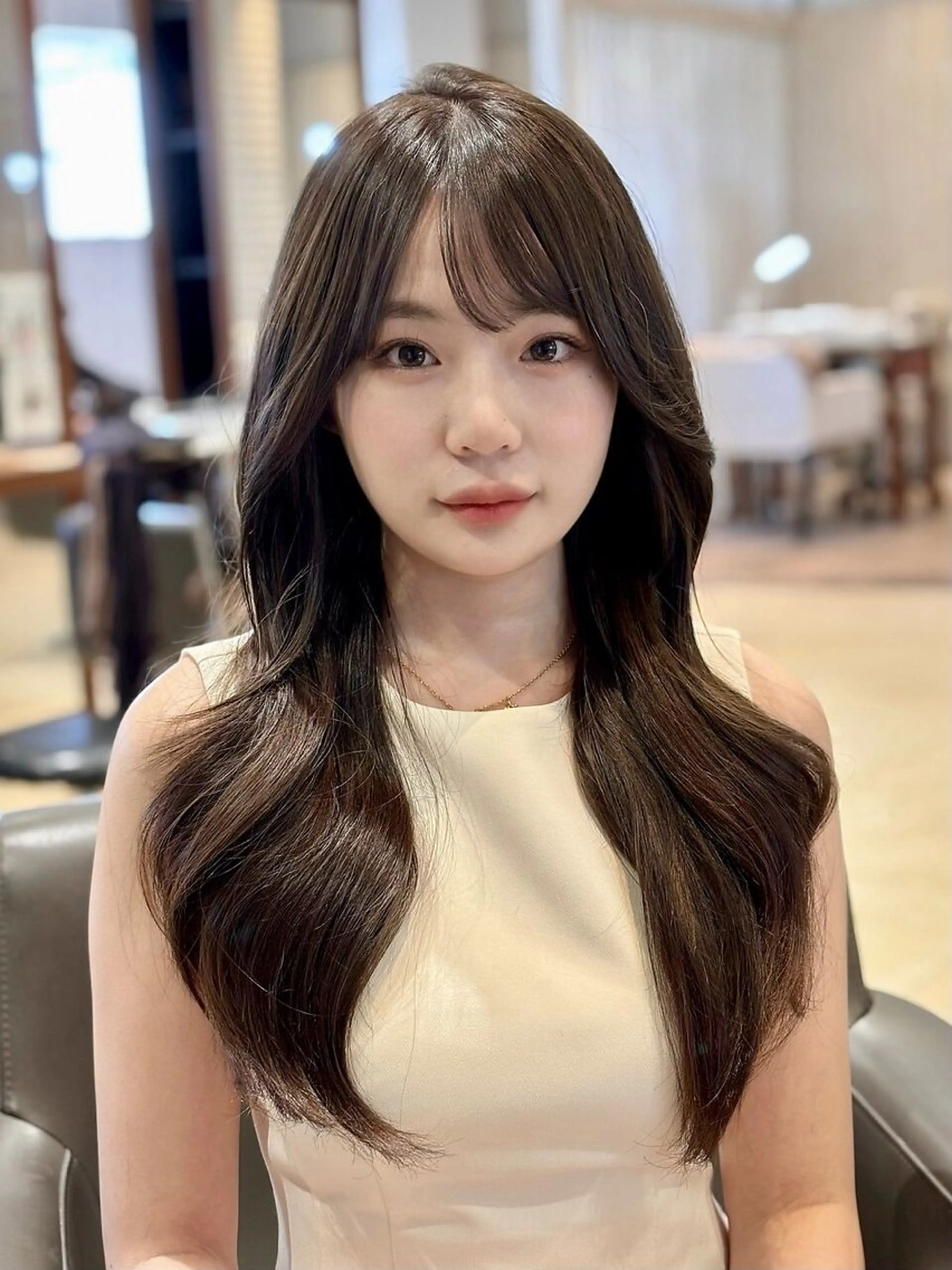 セミロング カット トリートメント Maison髪質改善 レイヤー/ハイトーンのヘアスタイル