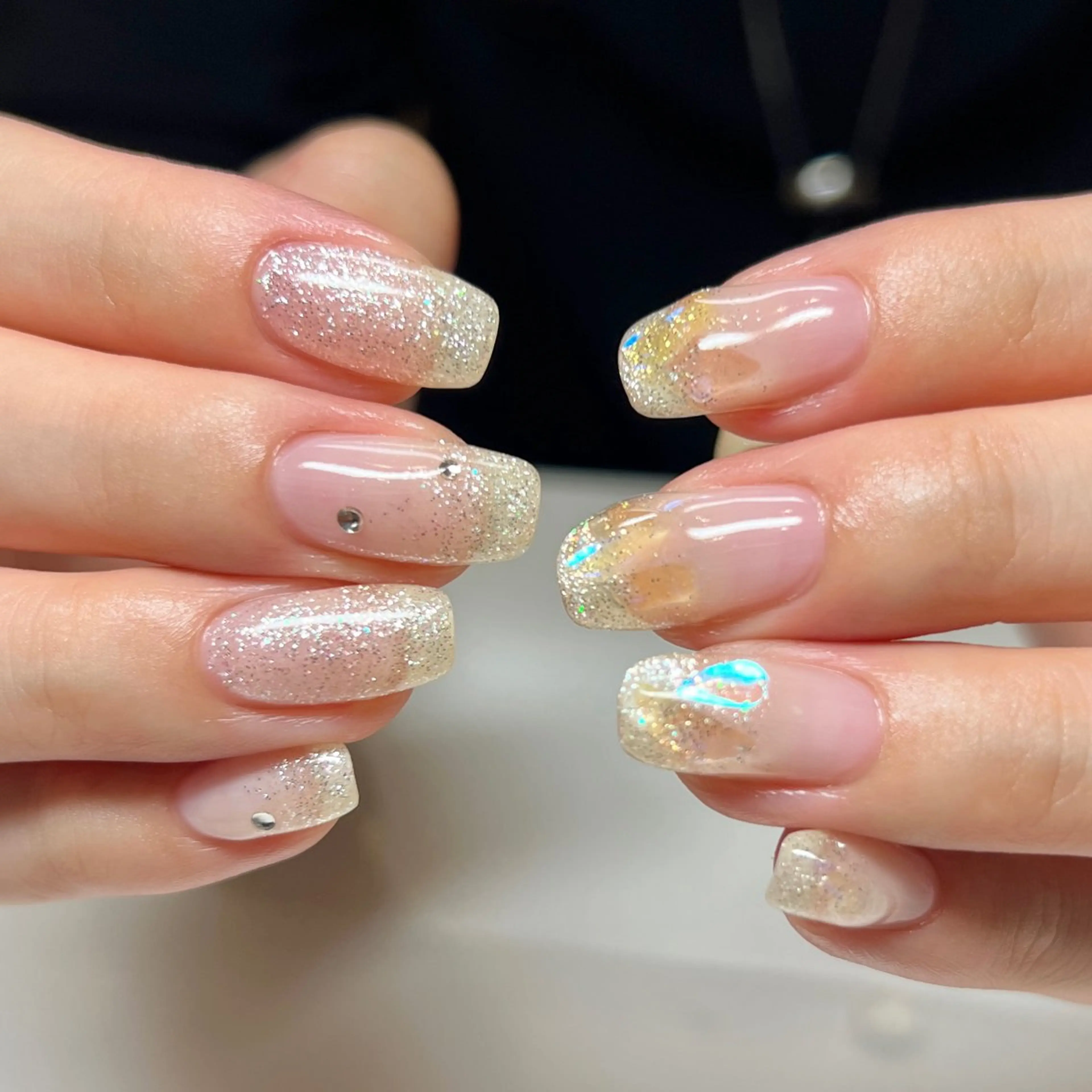 ネイル グラデーション ラメ(グリッター) ラメグラデーション ブライダルネイル ハンドネイル REHTOF ｜朝7時Open☀️のネイルデザイン