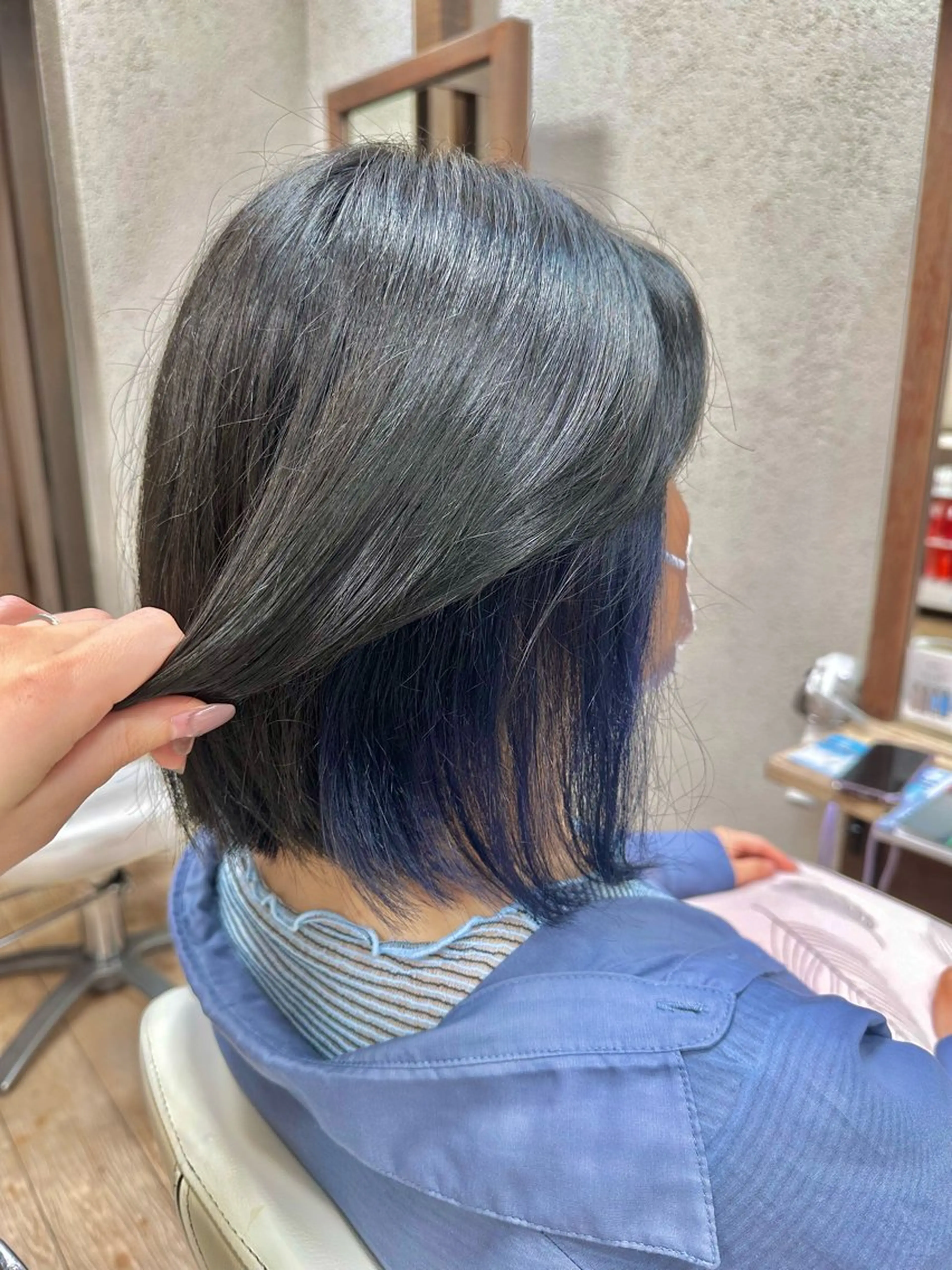 ショート カラー ブルーカラー インナーカラー ネイビーカラー ヘアカラー 阿部 美咲のヘアスタイル