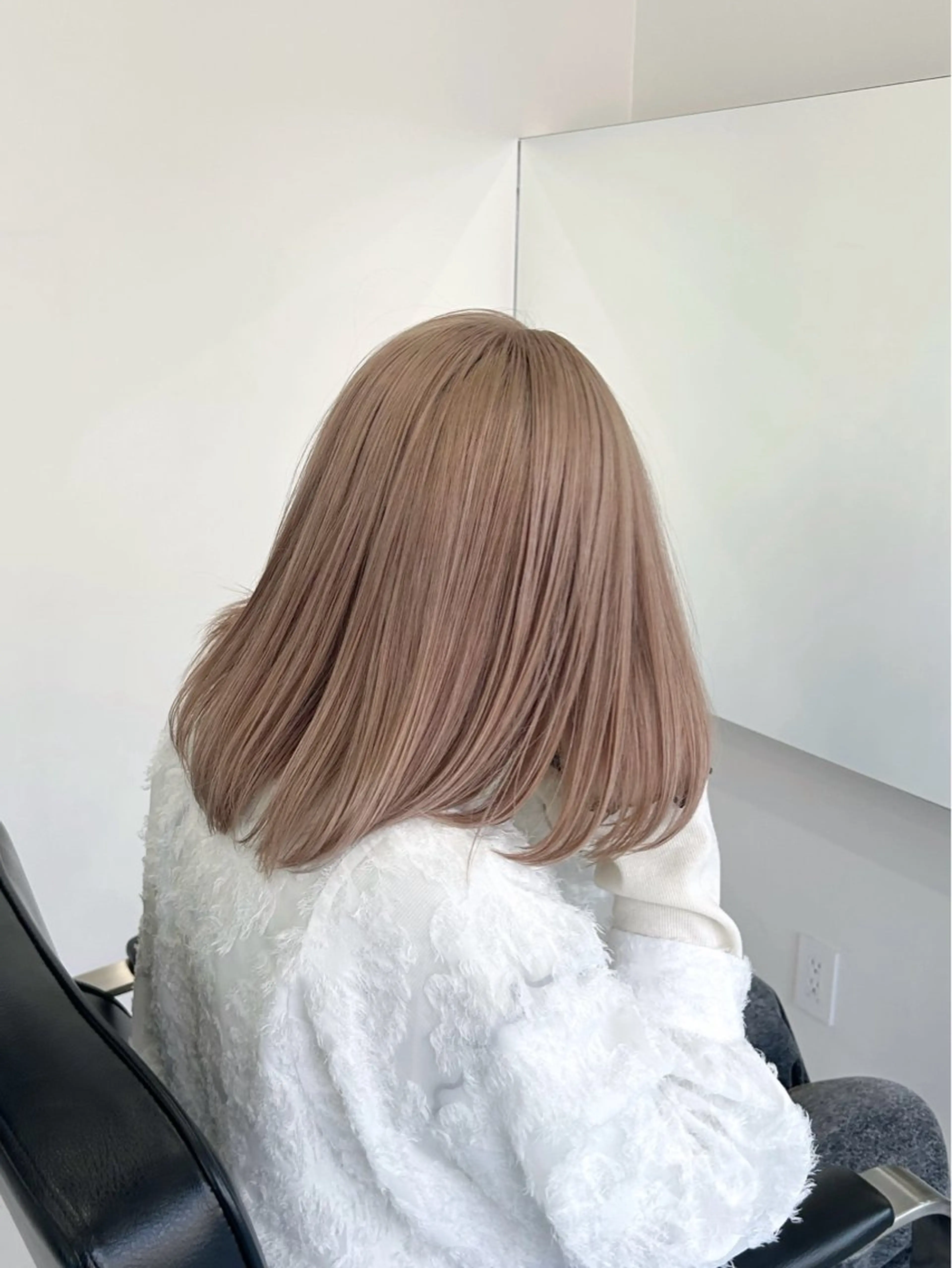 ミディアム カラー ベージュカラー ヘアカラー 松原 朱里のヘアスタイル