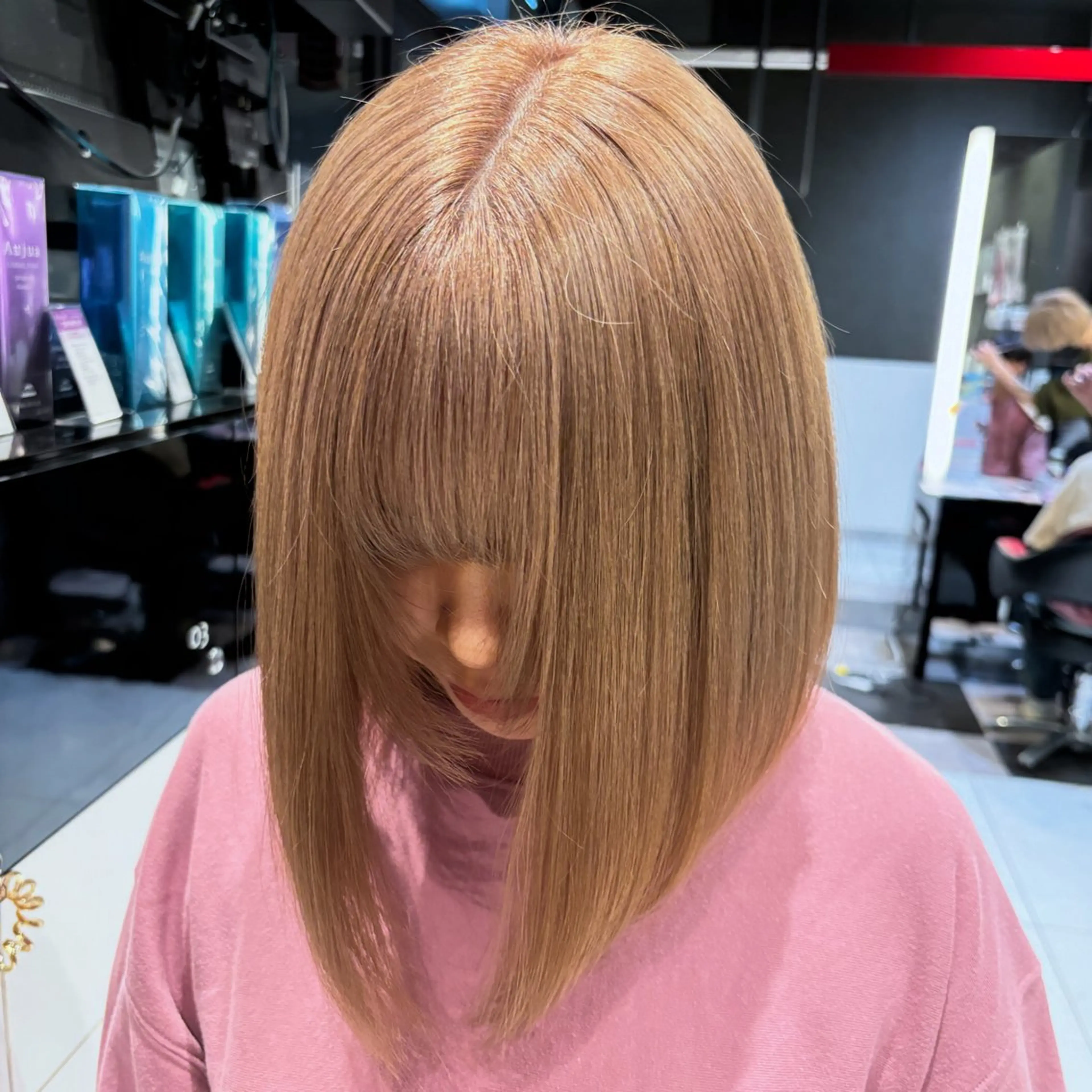ショート カラー ベージュカラー 透明感カラー ダブルカラー ミルクティーベージュ カット ヘアカラー トリートメント ブリーチ/ヘアケア/ 艶髪/イギチハルのヘアスタイル