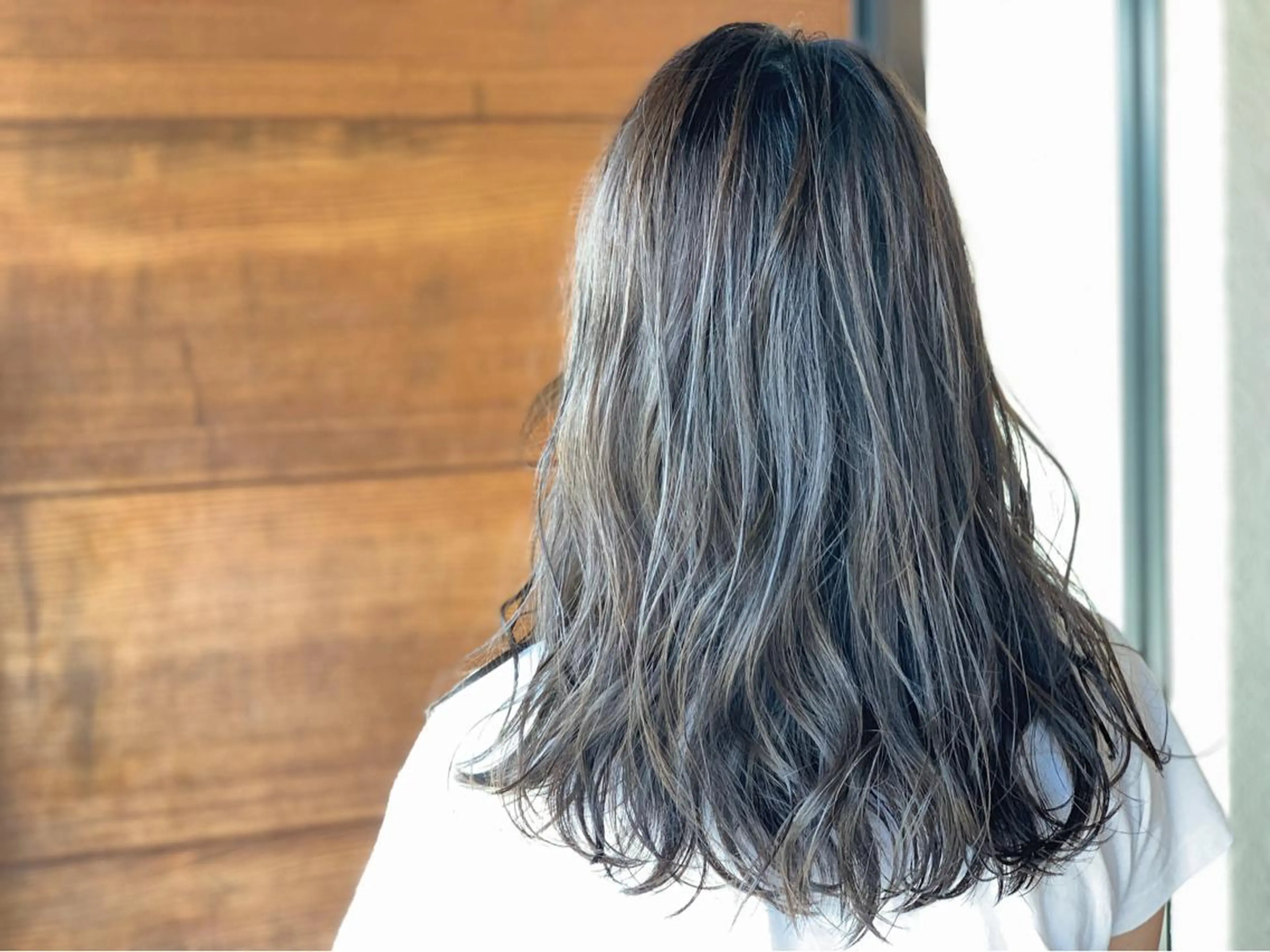 ロング カラー グレージュ ハイライトカラー ハイライト ヘアカラー トリートメント IORI #韓国ヘア#髪質改善のヘアスタイル