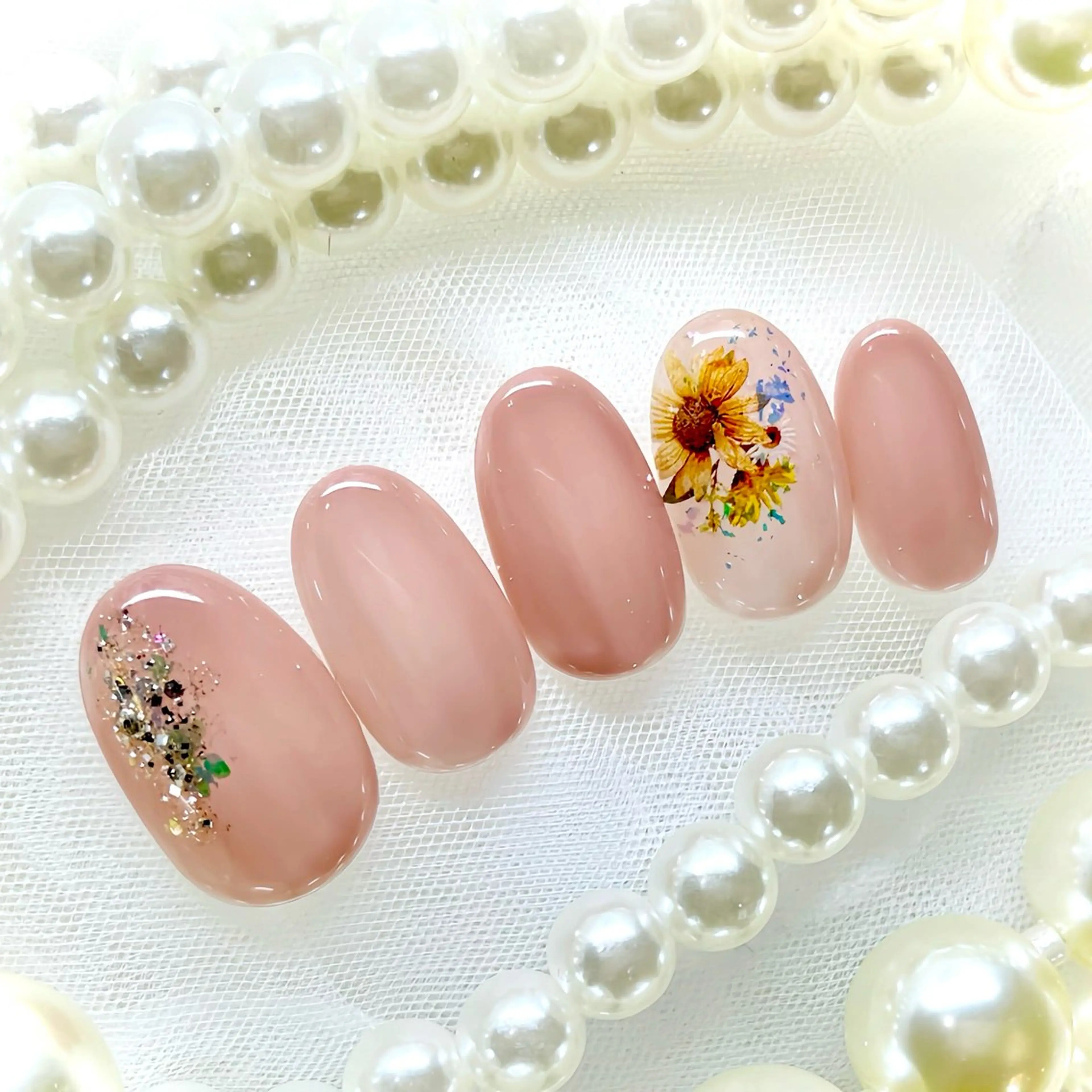 ネイル オーロラネイル Vogusty's Nail鶴見店 髙橋のネイルデザイン