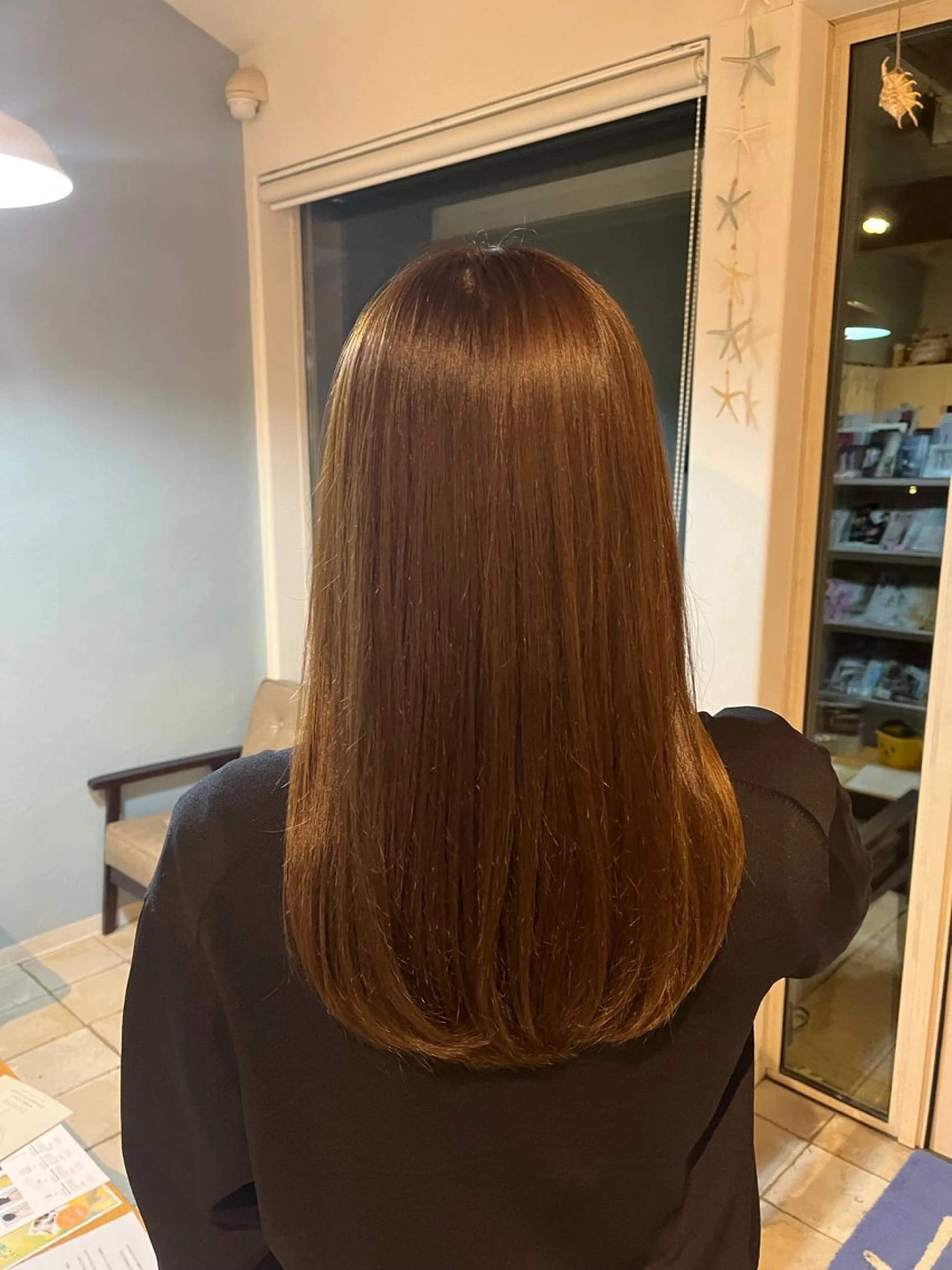 セミロング カラー ベージュカラー 黒髪 ブリーチ ダブルカラー ブリーチなしカラー キハコ豊橋岩田店所属・瀧本 知沙のヘアスタイル