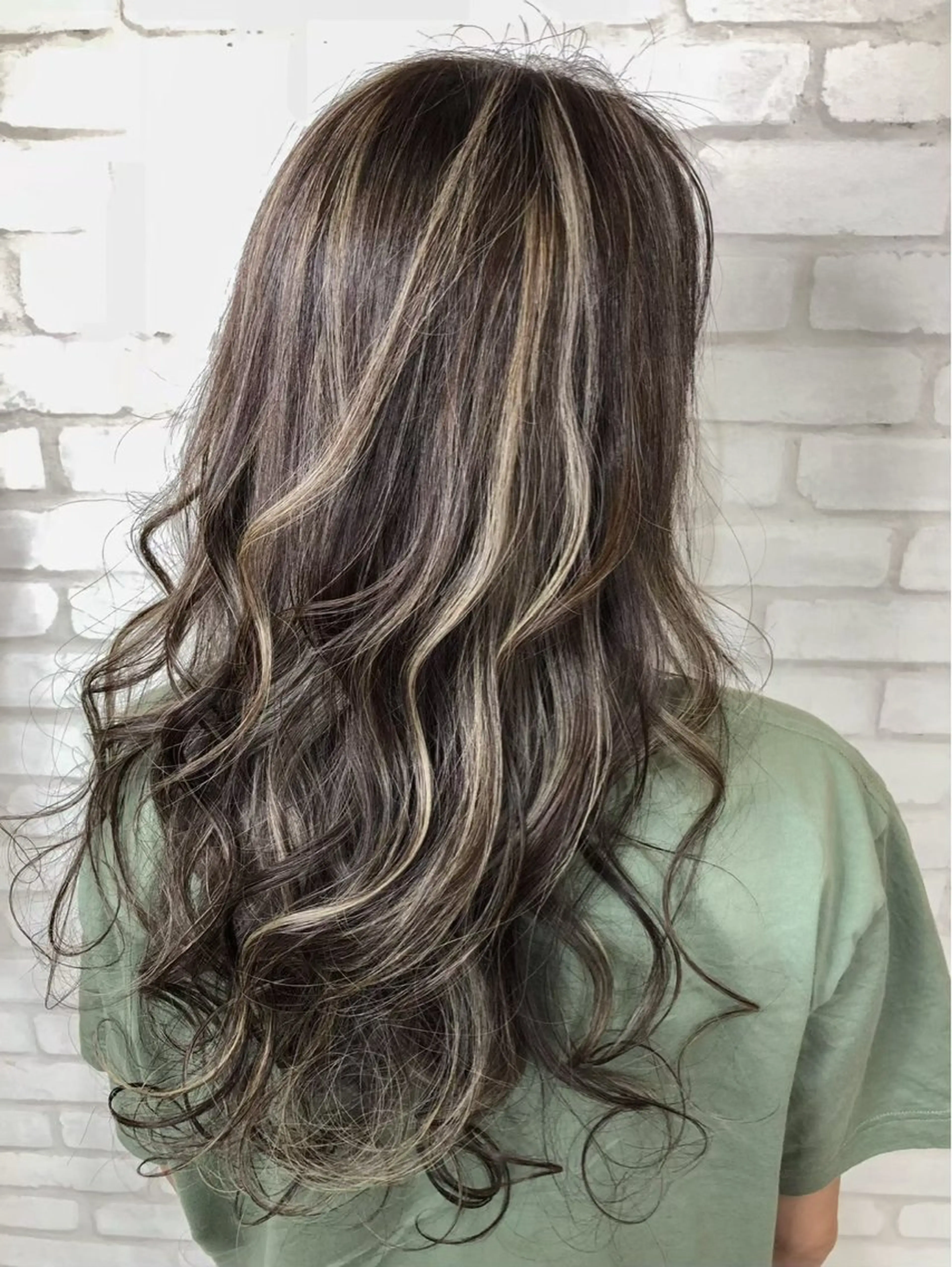 ロング カラー 🫧透明感カラー🫧 海田駅❄️Nao❄️のヘアスタイル