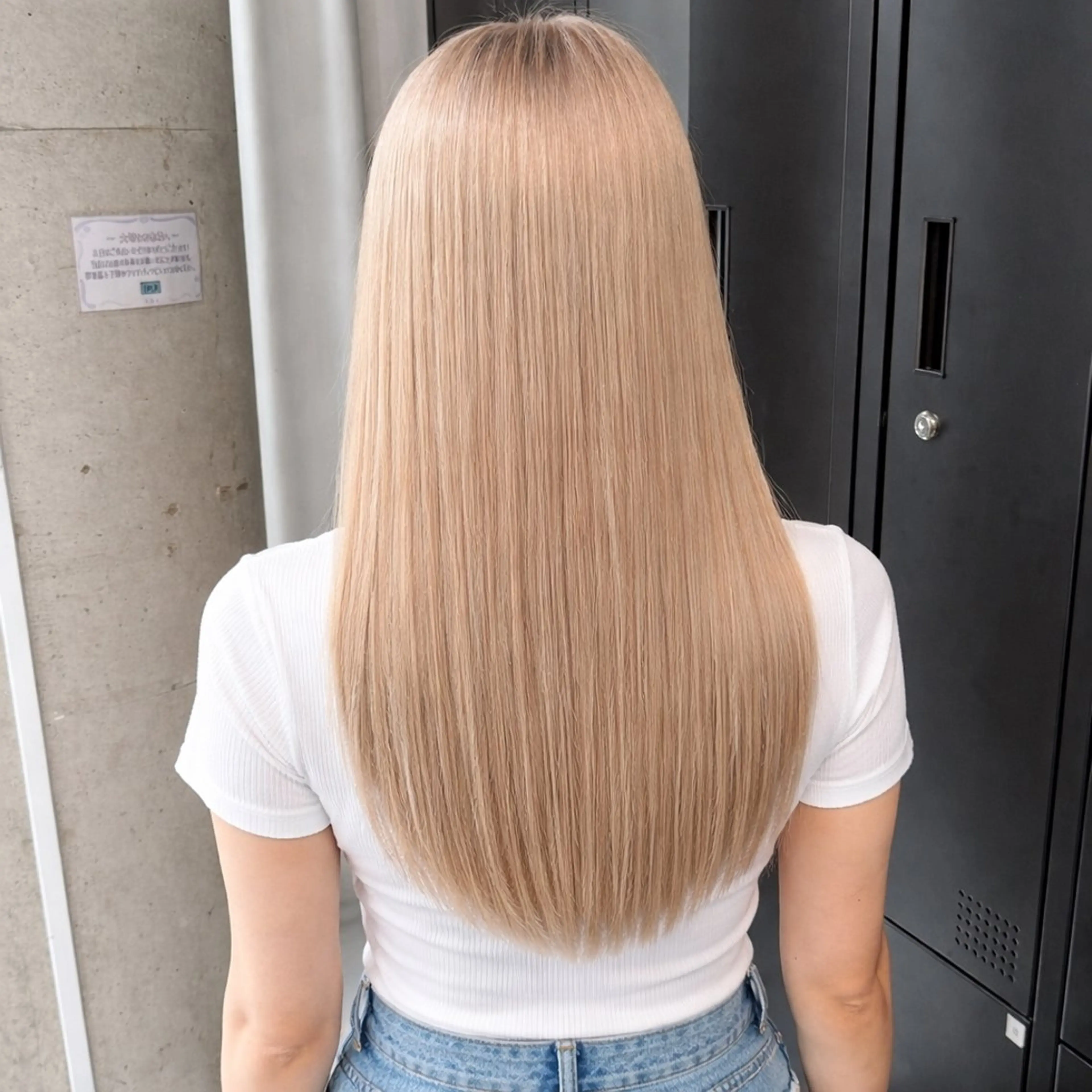 ミディアム カラー ブリーチ ケアブリーチ グレージュ ハイトーンカラー ミルクティーグレージュ ヘアカラー ✨ブリーチ支持No1 複雑履歴修正/舘岡のヘアスタイル