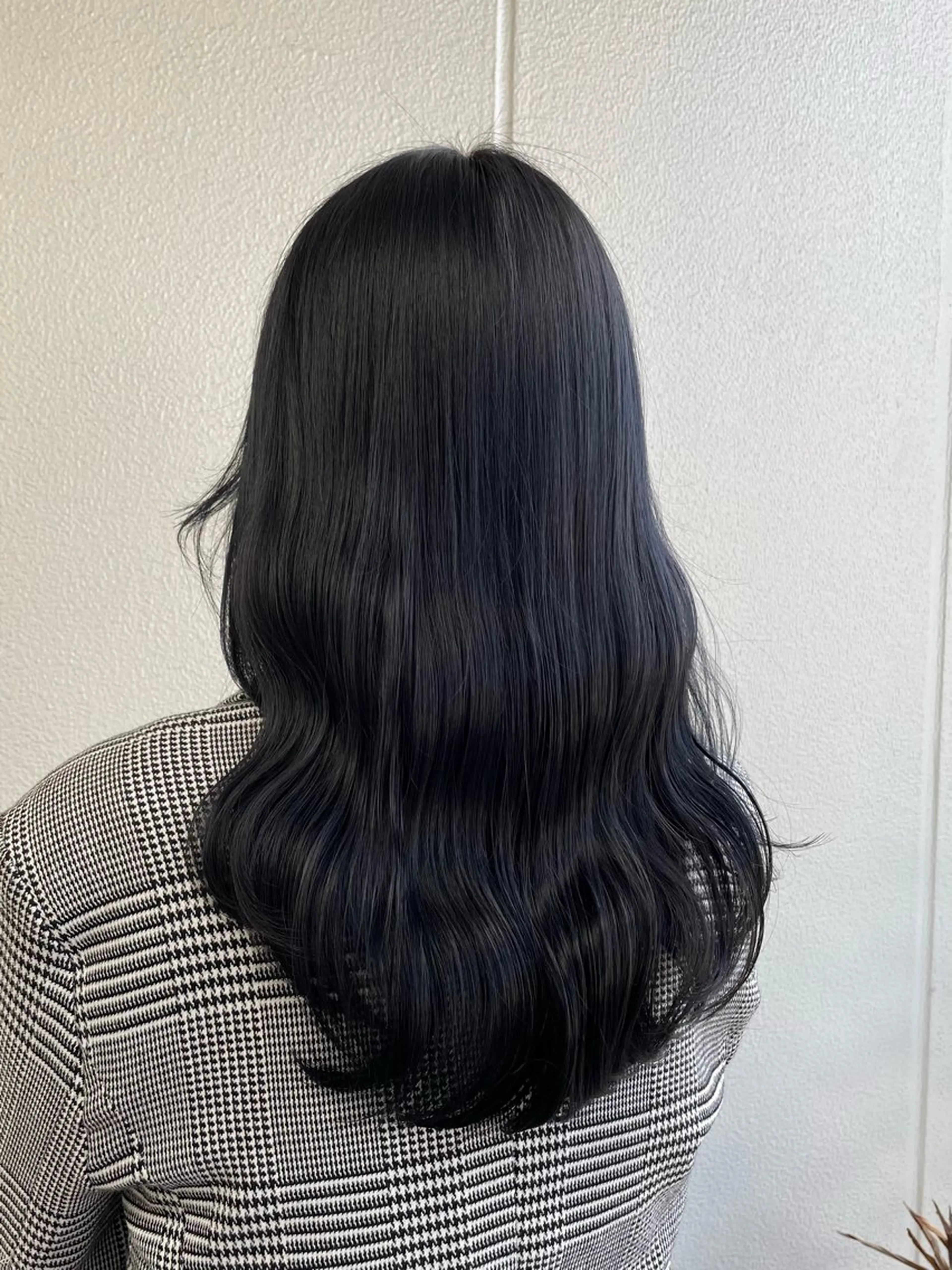 ロング カラー ヘアアレンジ 黒髪 ブルーカラー ブルーブラック 《暖色/韓国hair 》🇰🇷桑原ユキネのヘアスタイル