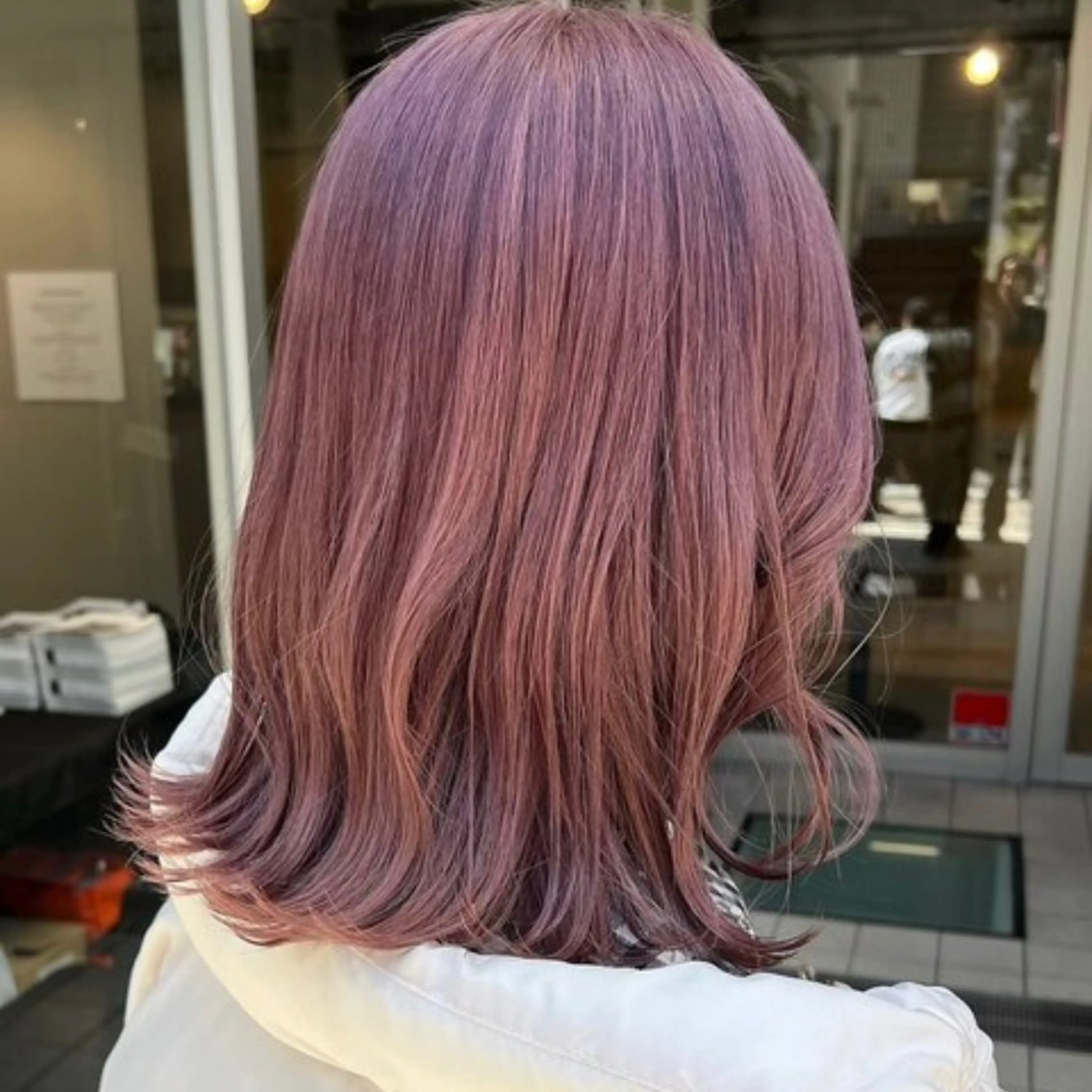 ミディアム カラー ベージュカラー ブリーチ ハイトーンカラー ピンクカラー ピンクベージュ 💖ブリーチ/暖色 𝐘𝐮𝐢💖のヘアスタイル