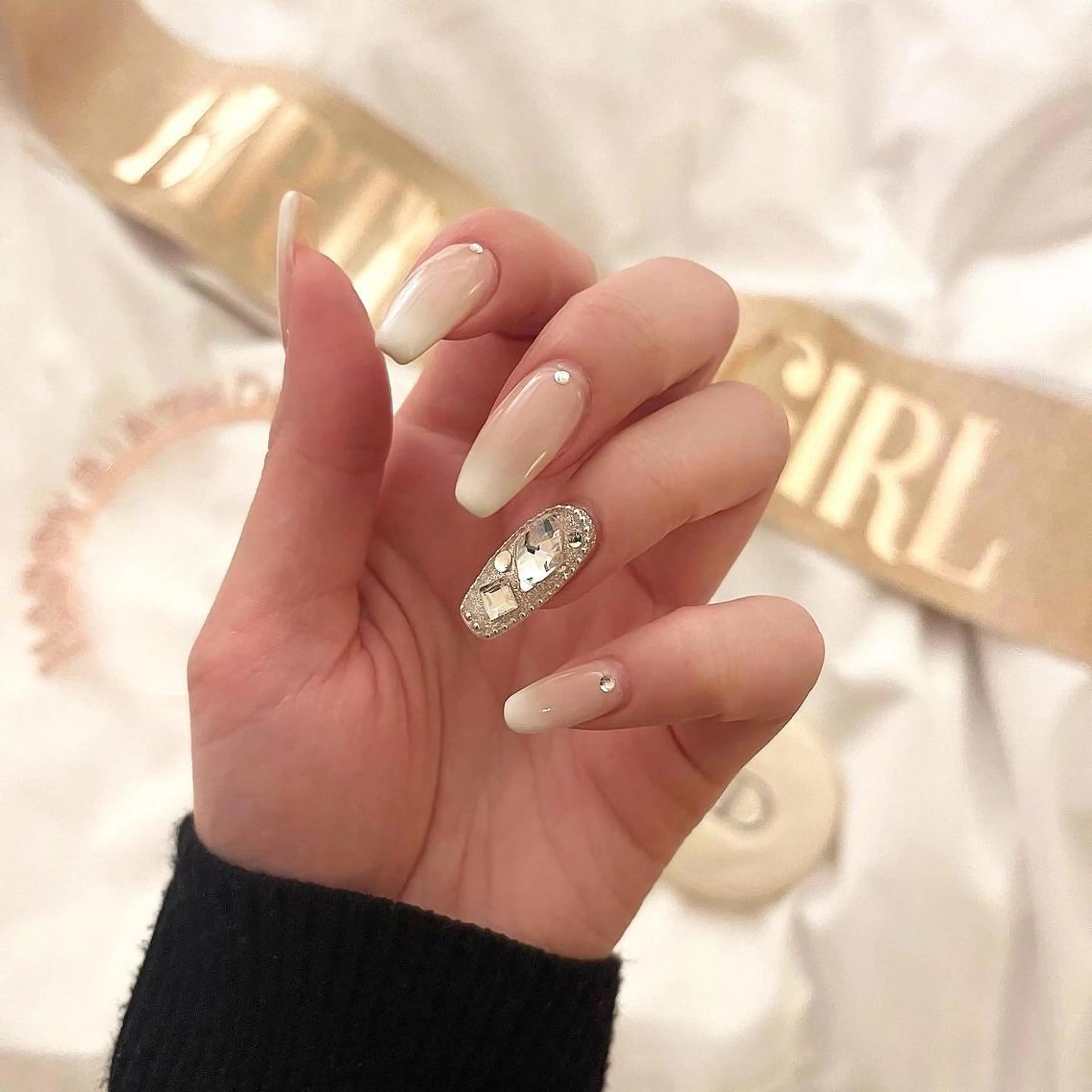 【初回オフ無料】《オフあり》持ち込みデザイン🫐🤍（パラジェル使用）の写真