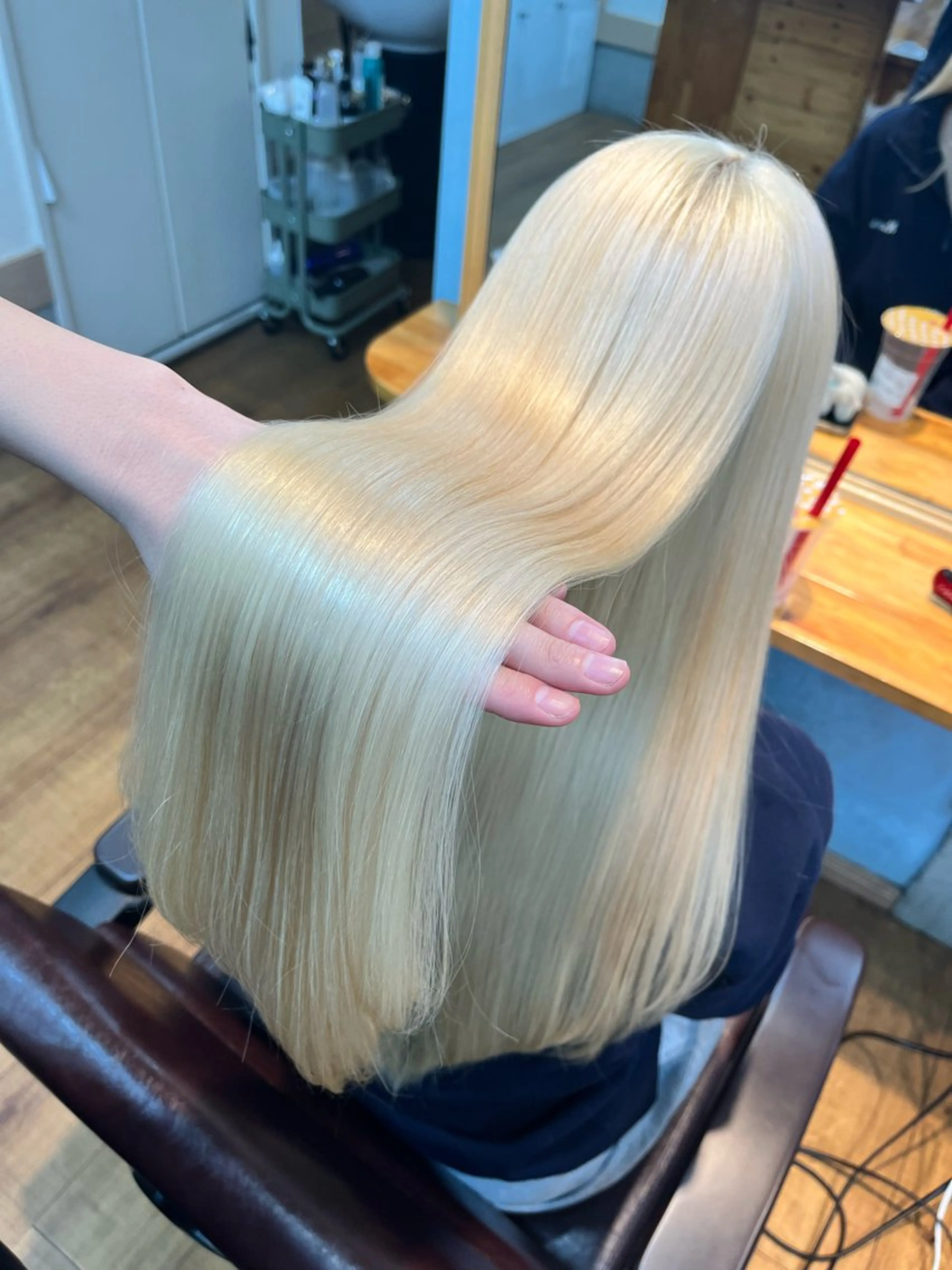 セミロング カラー ブリーチ ダブルカラー インナーカラー 髪質改善 トリートメント ヘアカラー トリートメント 🫧艶髪デザイナー 🫧白石航汰のヘアスタイル