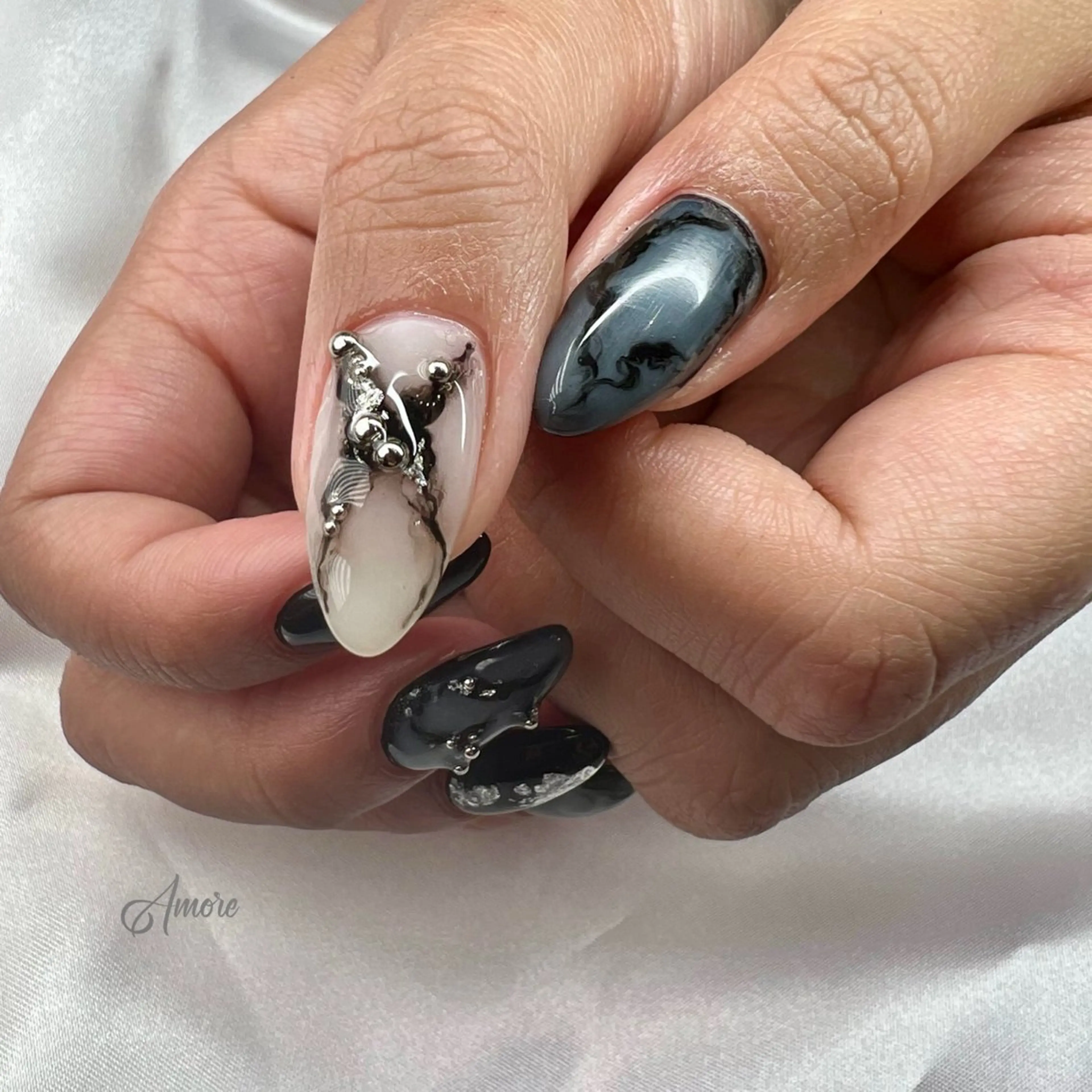 ネイル ジェルネイル キラキラネイル 韓国ネイル パラジェル 冬ネイル You kyehwaのネイルデザイン